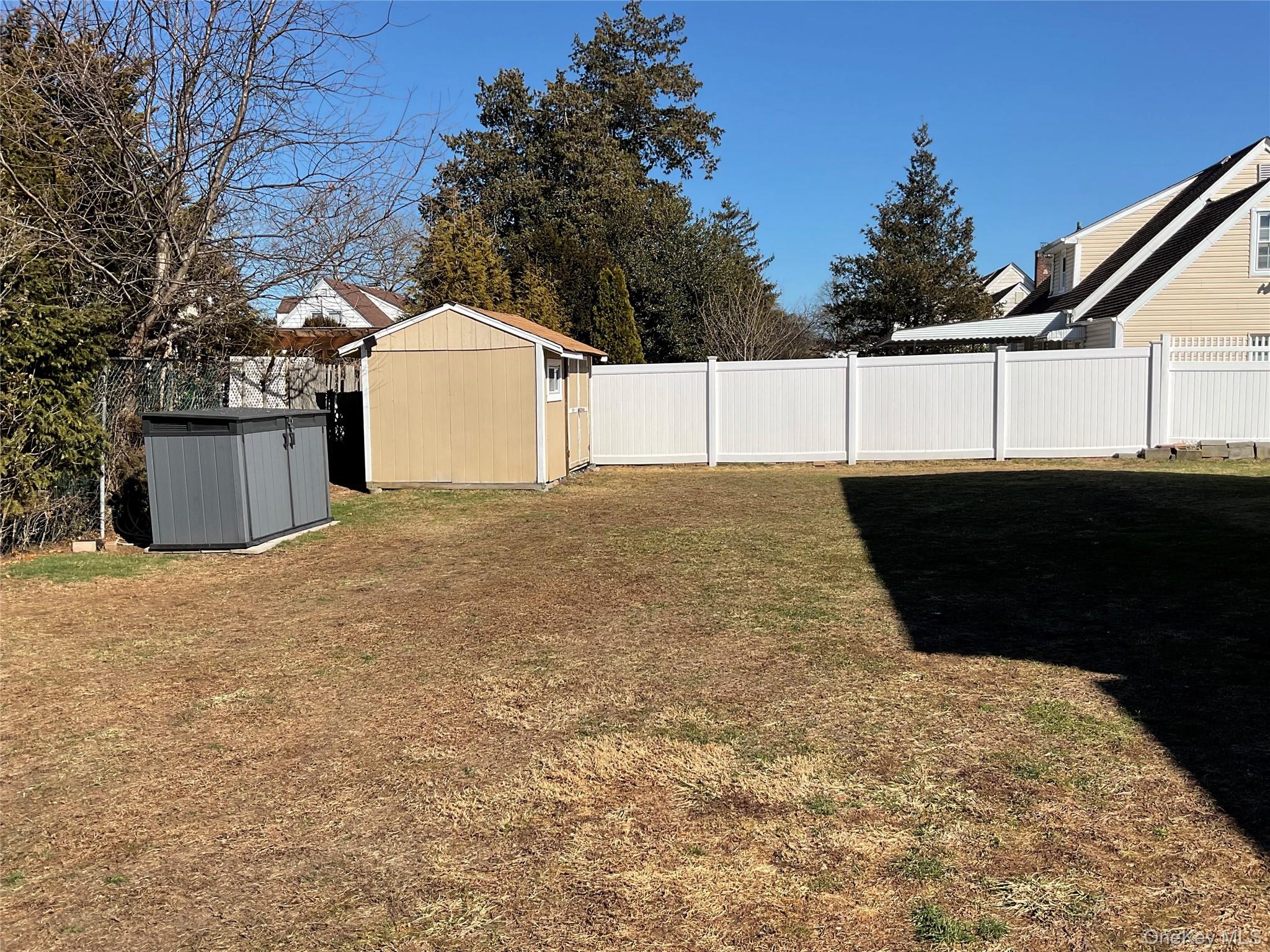 #6 photo, 695 Goodrich Street, Uniondale , NY 11553