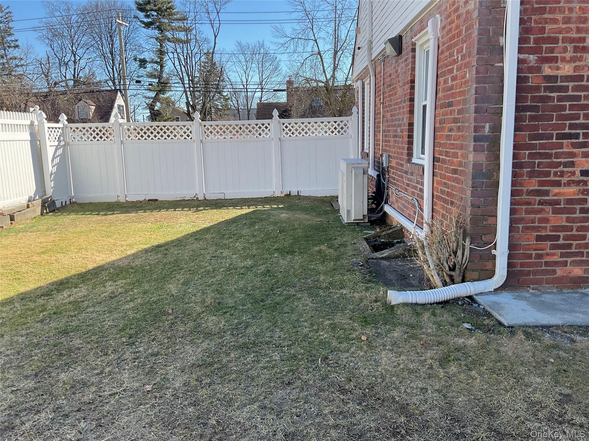 #9 photo, 695 Goodrich Street, Uniondale , NY 11553