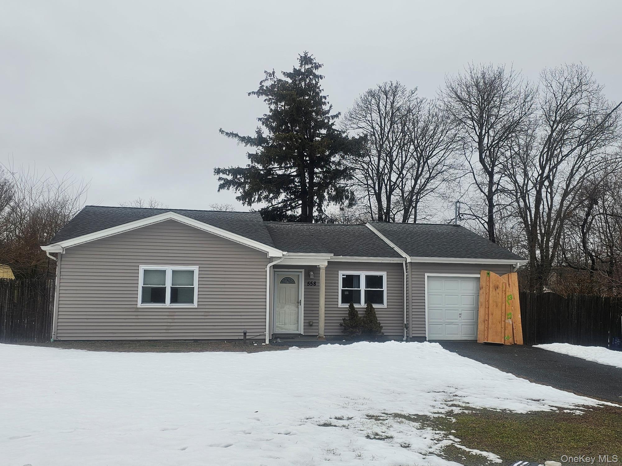 #1 photo, 558 Meade Avenue, Bellport , NY 11713