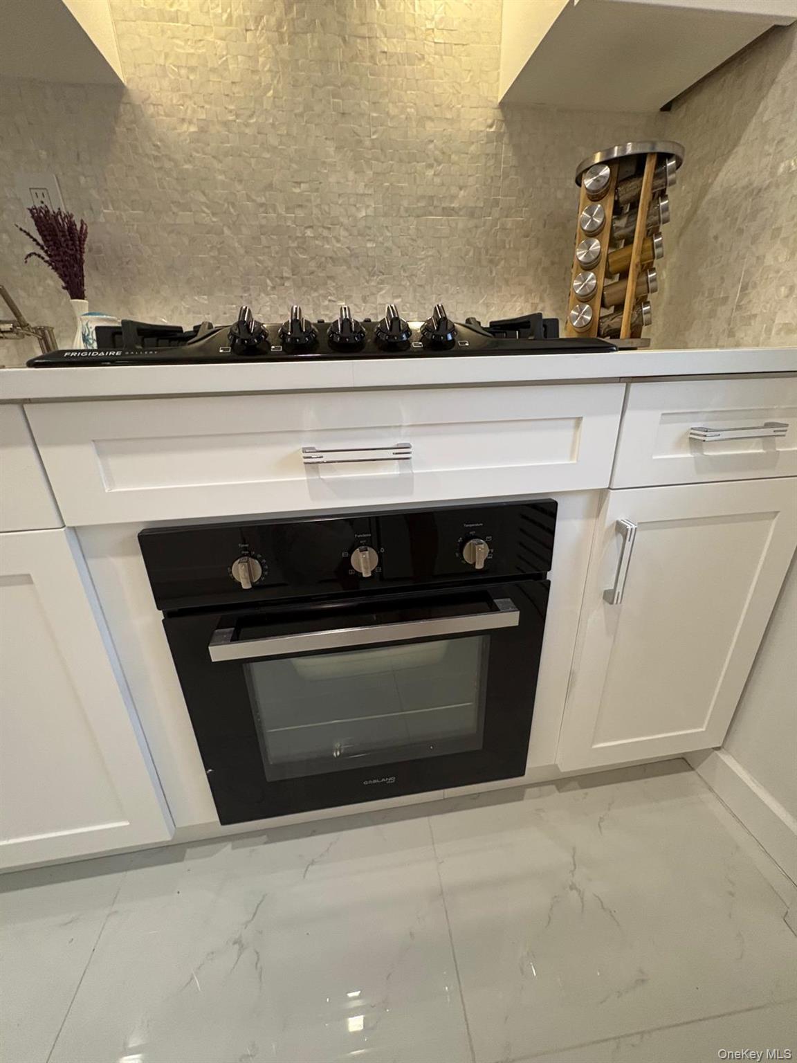 #8 photo, 4 Sadore, Yonkers , NY 10710