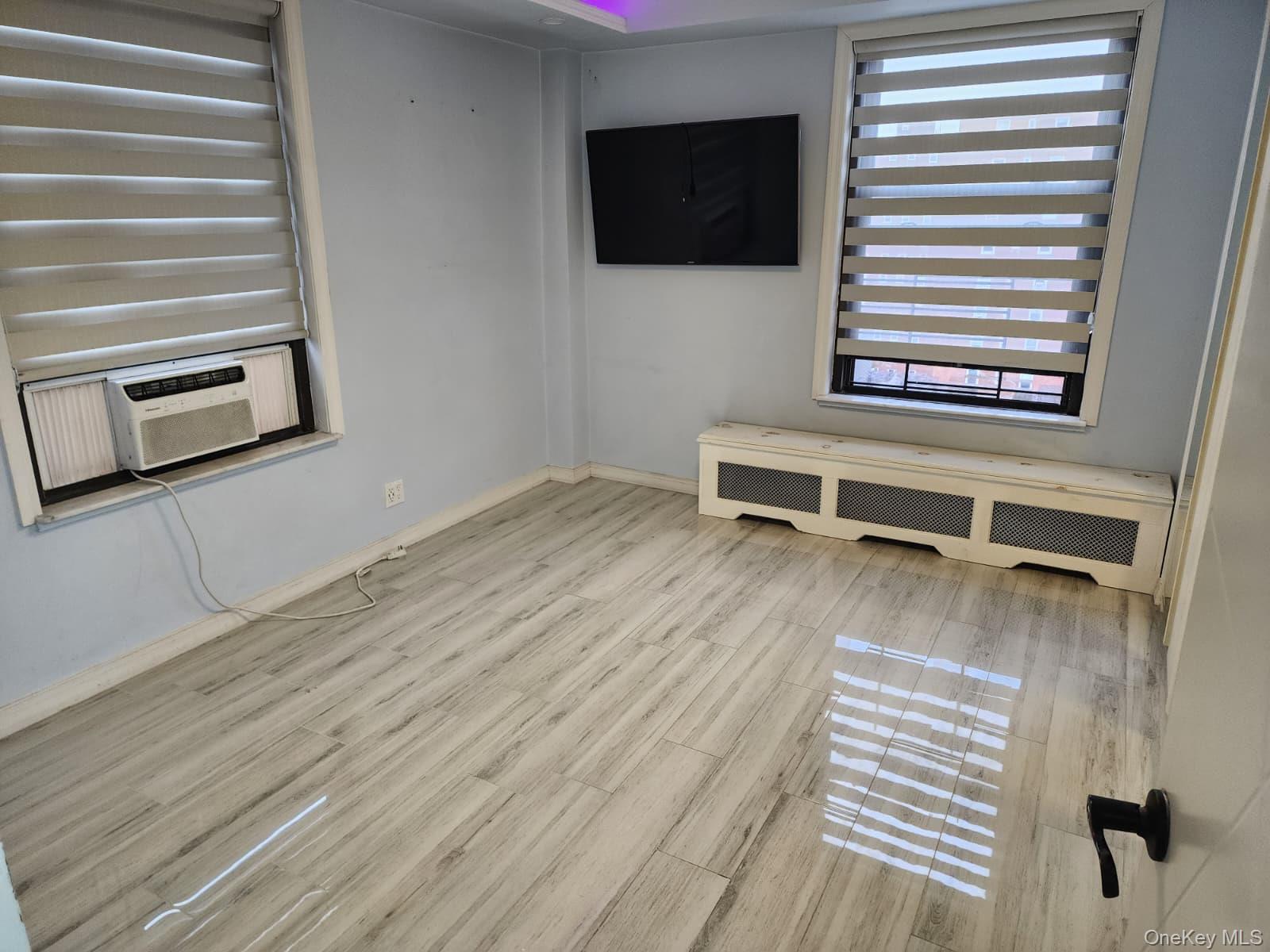 #11 photo, 61-55 98th Street, कुईंस Rego Park , NY 11374