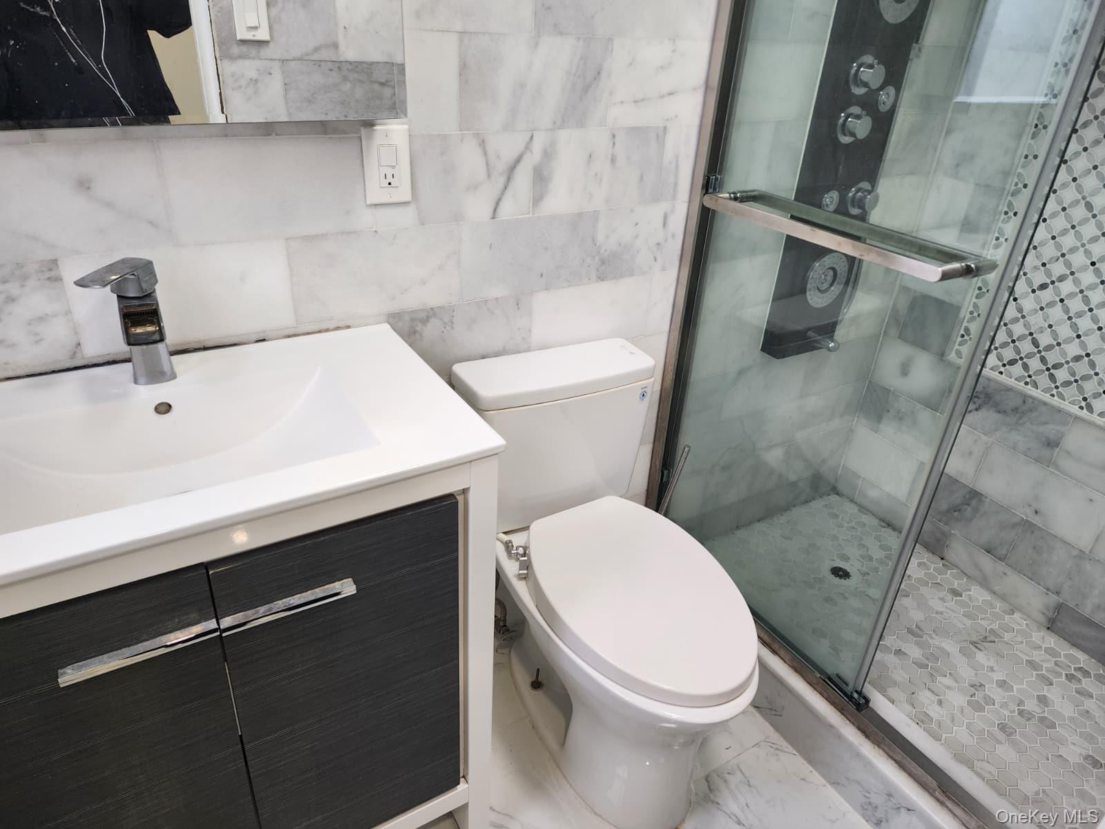 #13 photo, 61-55 98th Street, कुईंस Rego Park , NY 11374