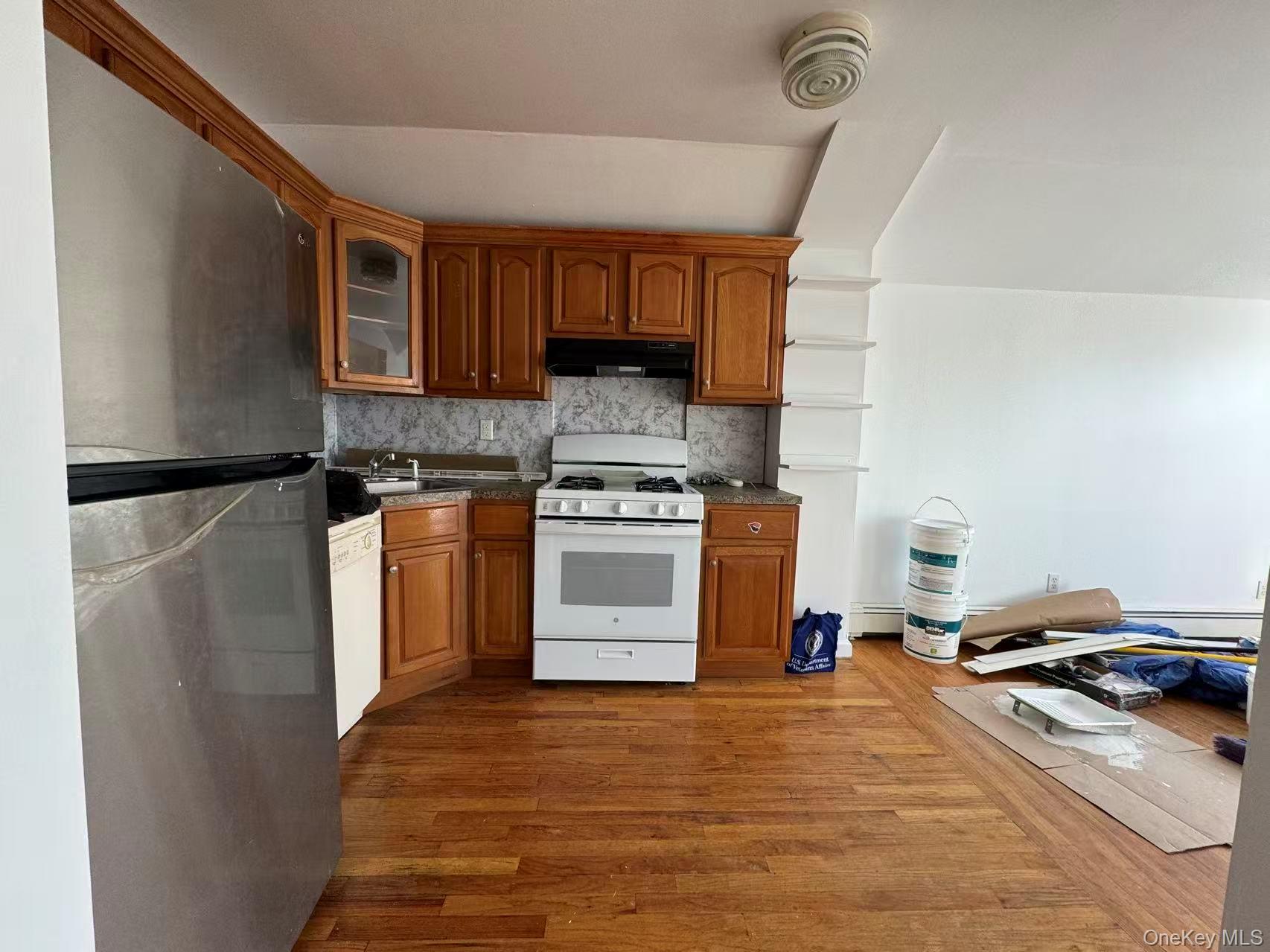 #5 photo, 45-55 162 Street, Flushing , NY 11358