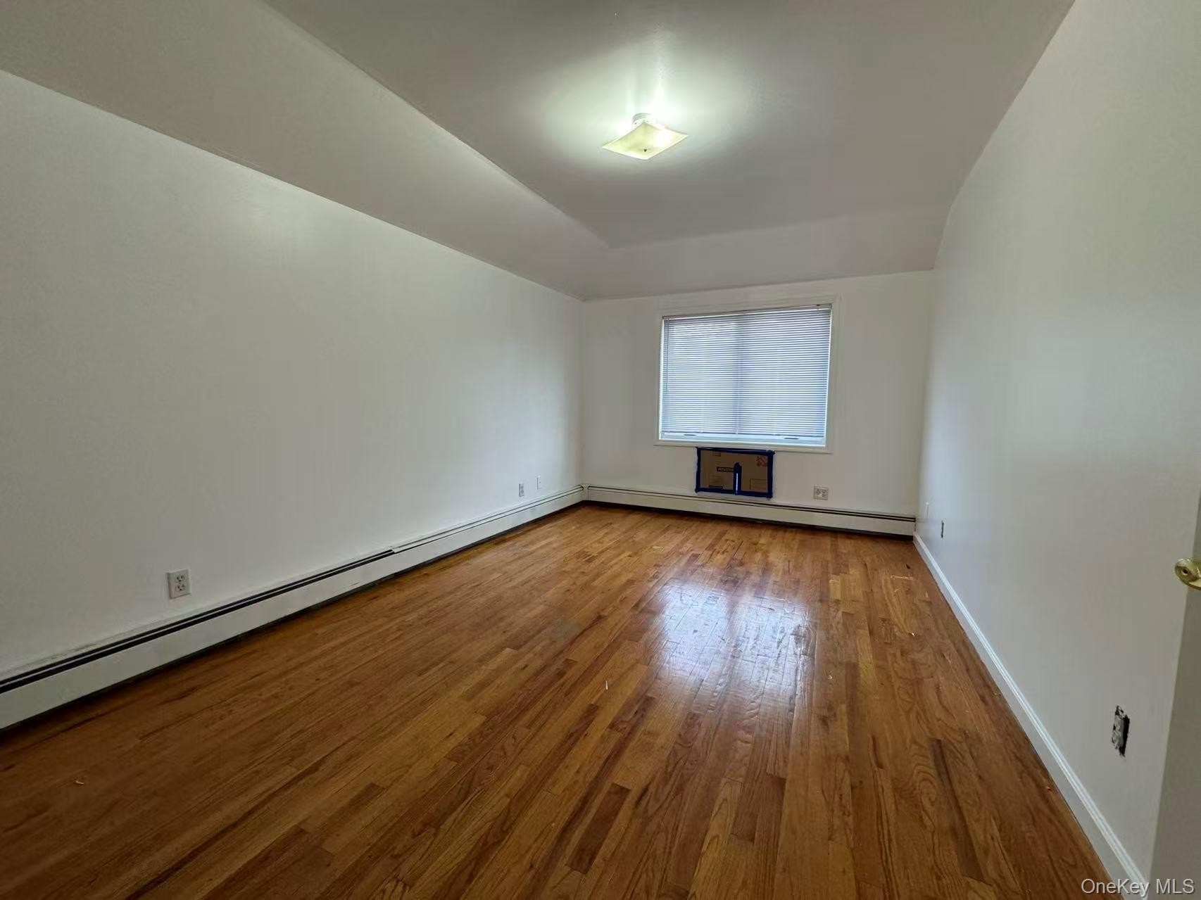 #7 photo, 45-55 162 Street, Flushing , NY 11358