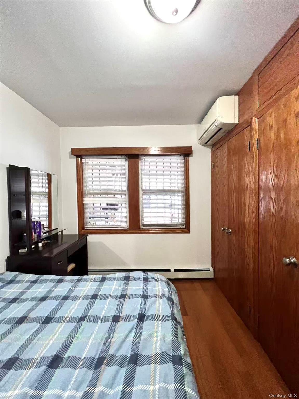 #12 photo, 94-27 43rd Ave, कुईंस Elmhurst , NY 11373