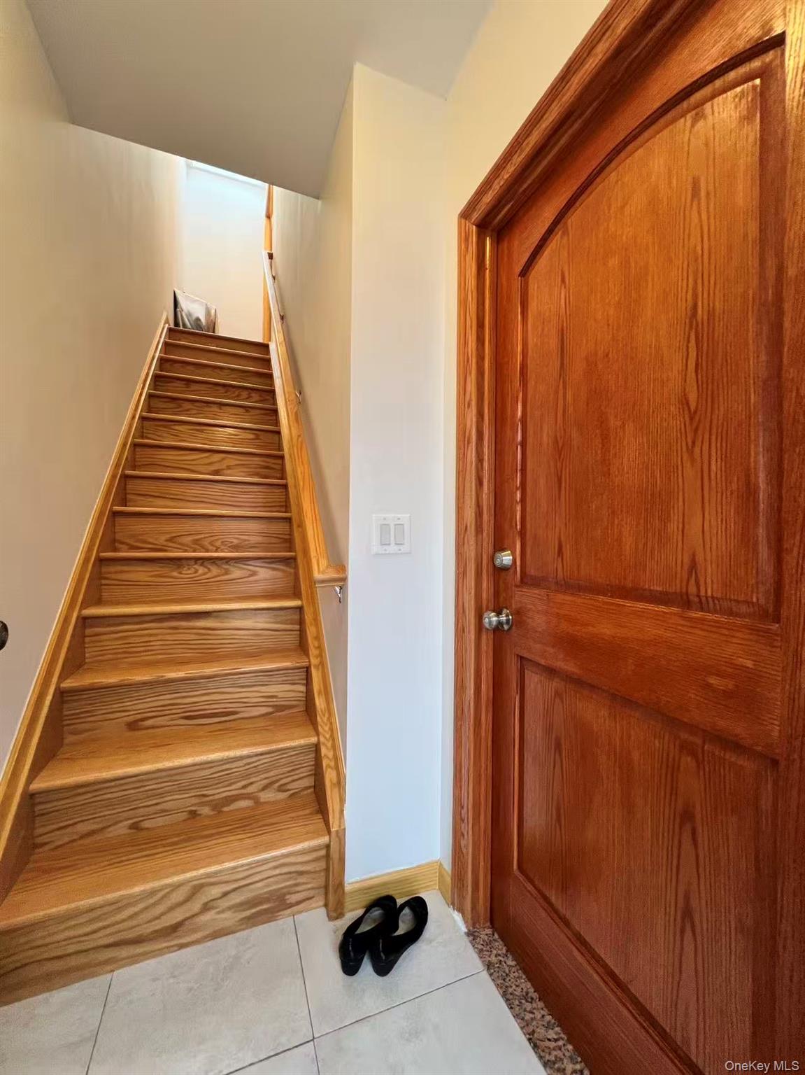 #17 photo, 94-27 43rd Ave, कुईंस Elmhurst , NY 11373