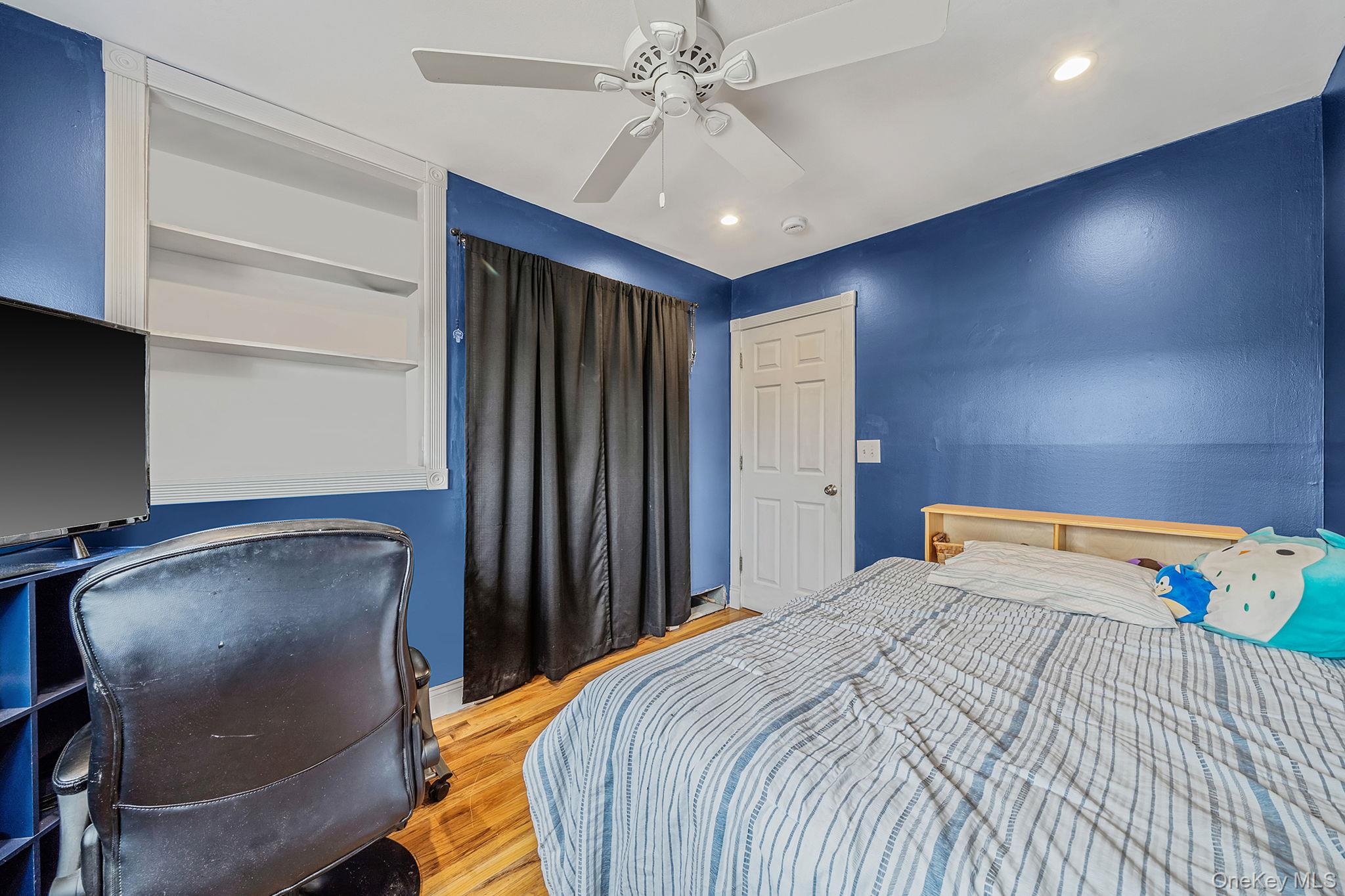 #15 photo, 317 Garden City Street, Islip Terrace , NY 11752