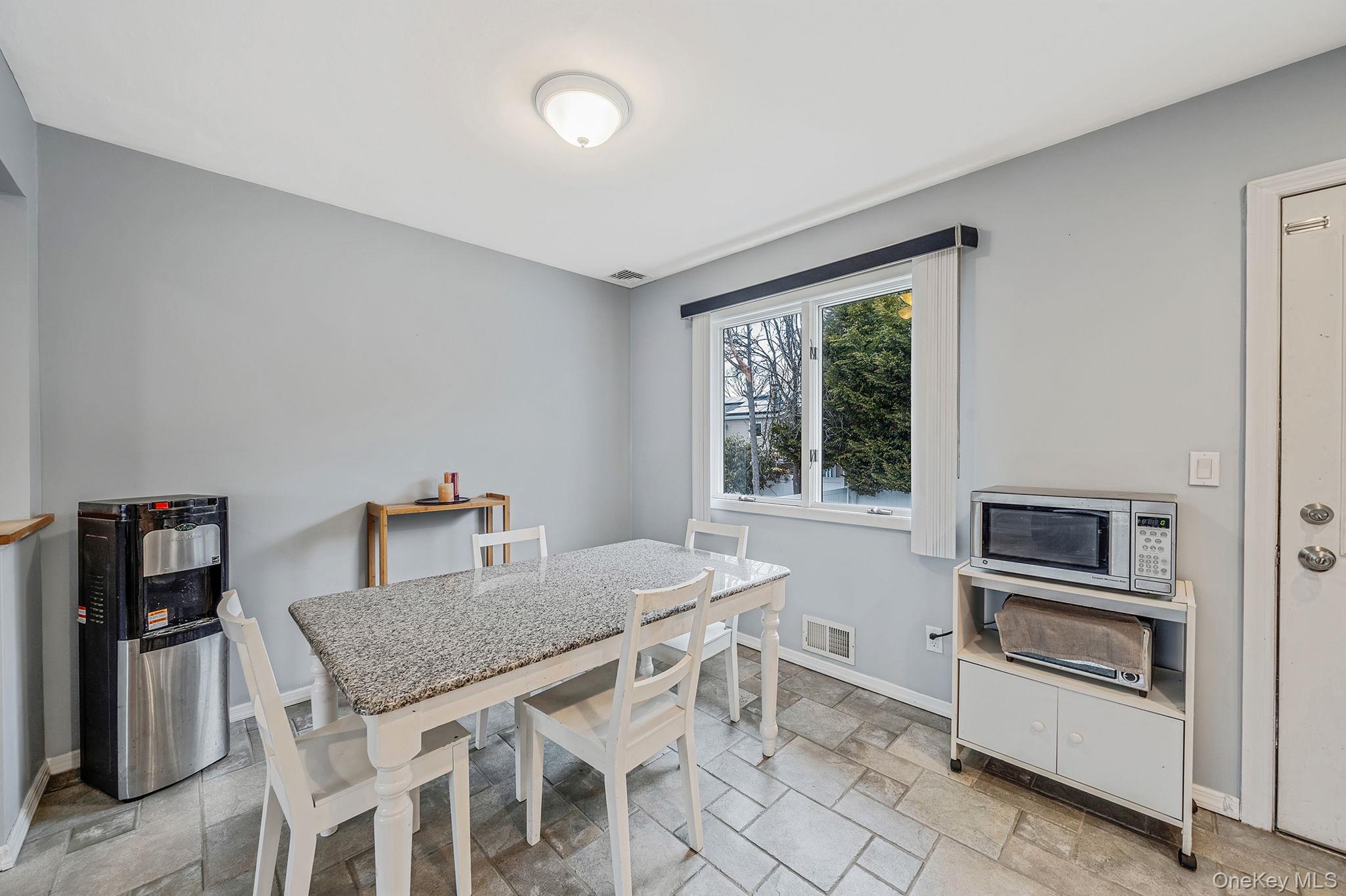 #7 photo, 317 Garden City Street, Islip Terrace , NY 11752