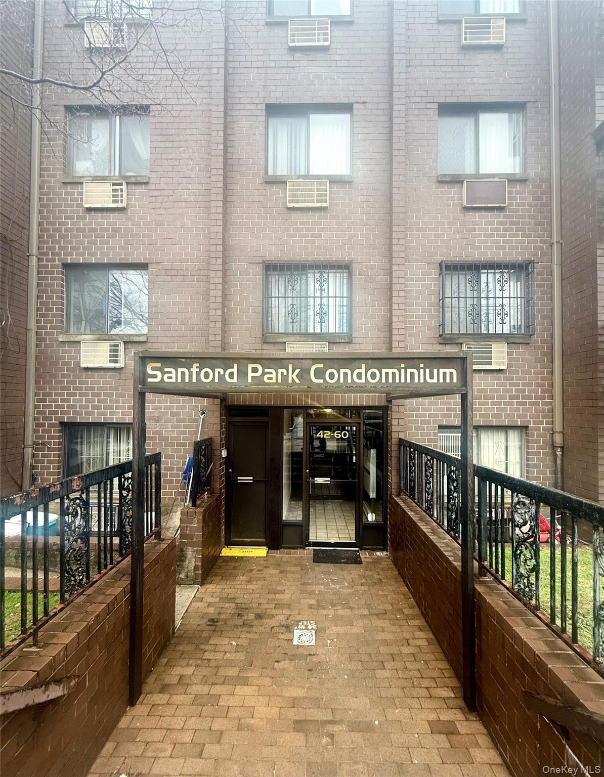 #1 photo, 4260 157th Street, 皇后區 Flushing , NY 11355