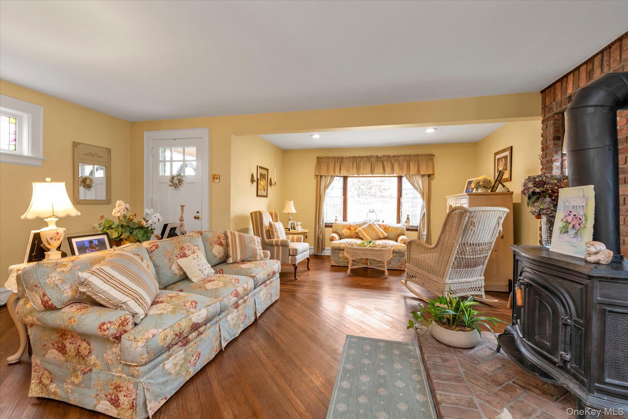 #3 photo, 13 Everett Street, 長島 Lynbrook , NY 11563