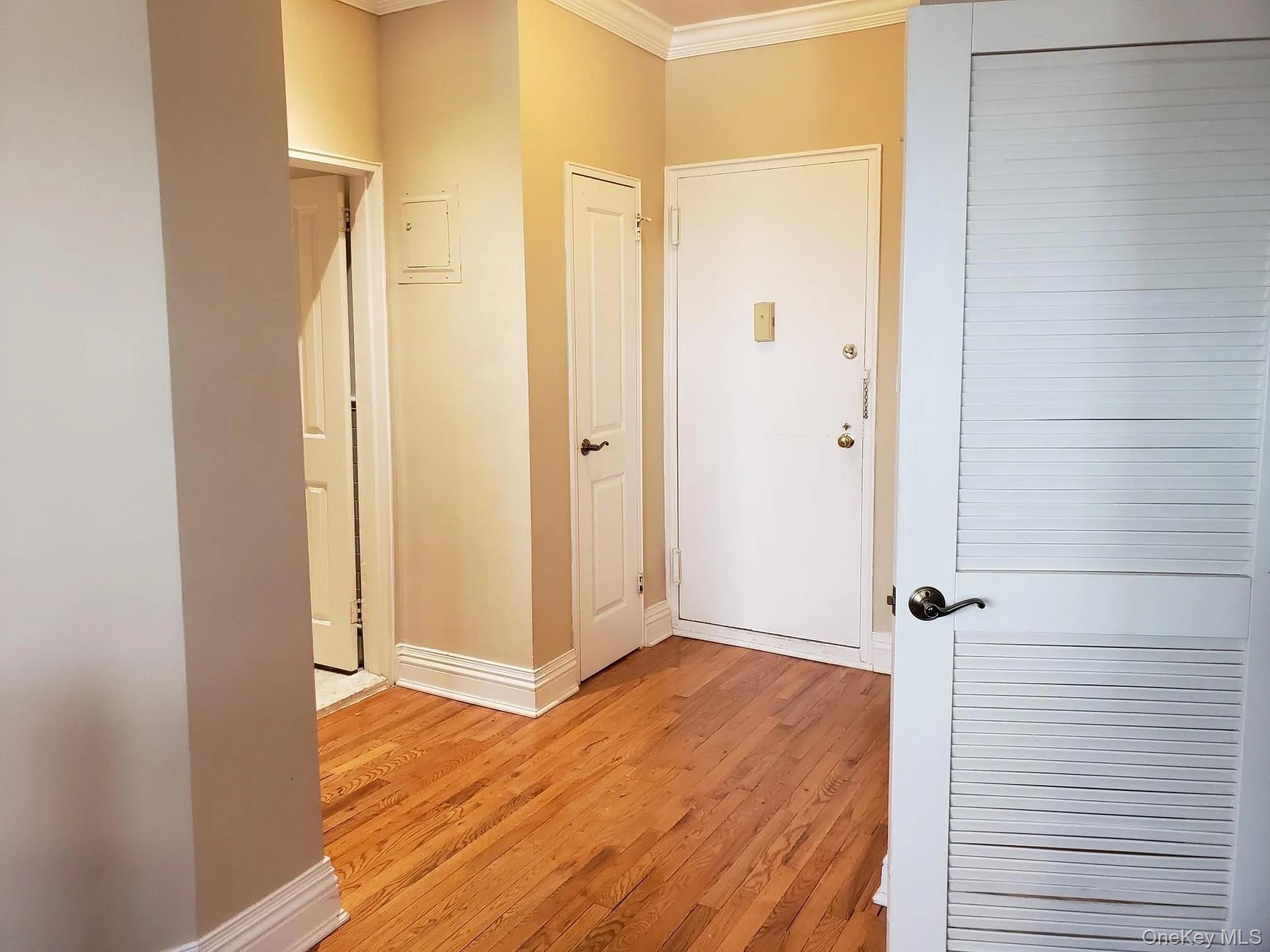 #7 photo, 111 7th Street, Garden City , NY 11530