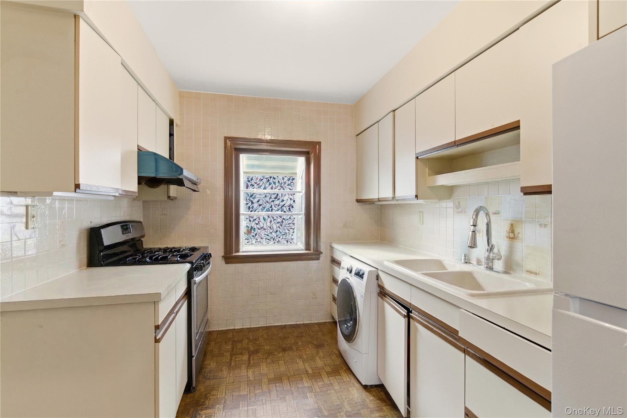 #20 photo, 56-20 217th Street, Bayside , NY 11364