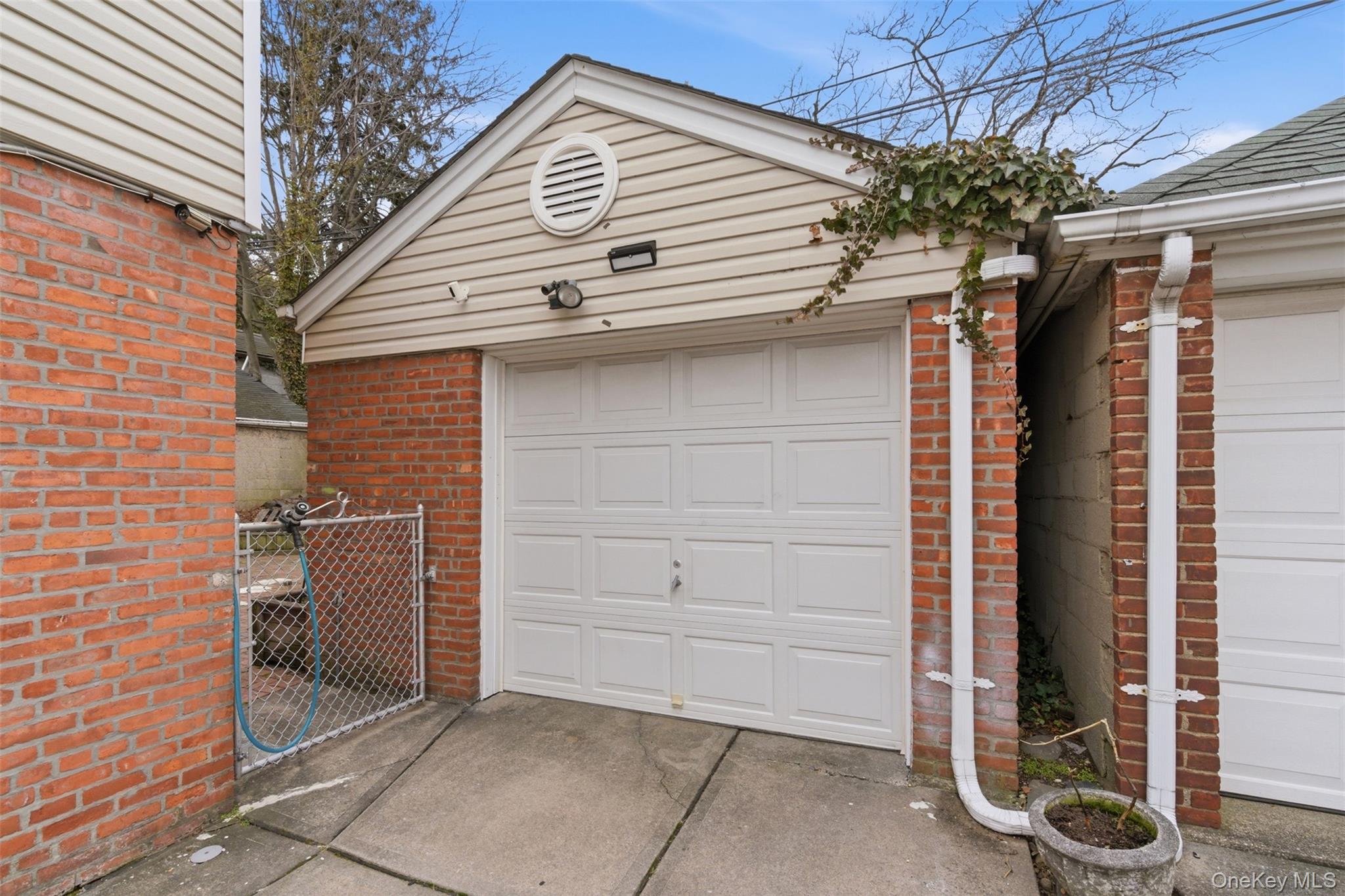 #3 photo, 56-20 217th Street, קווינס Bayside , NY 11364