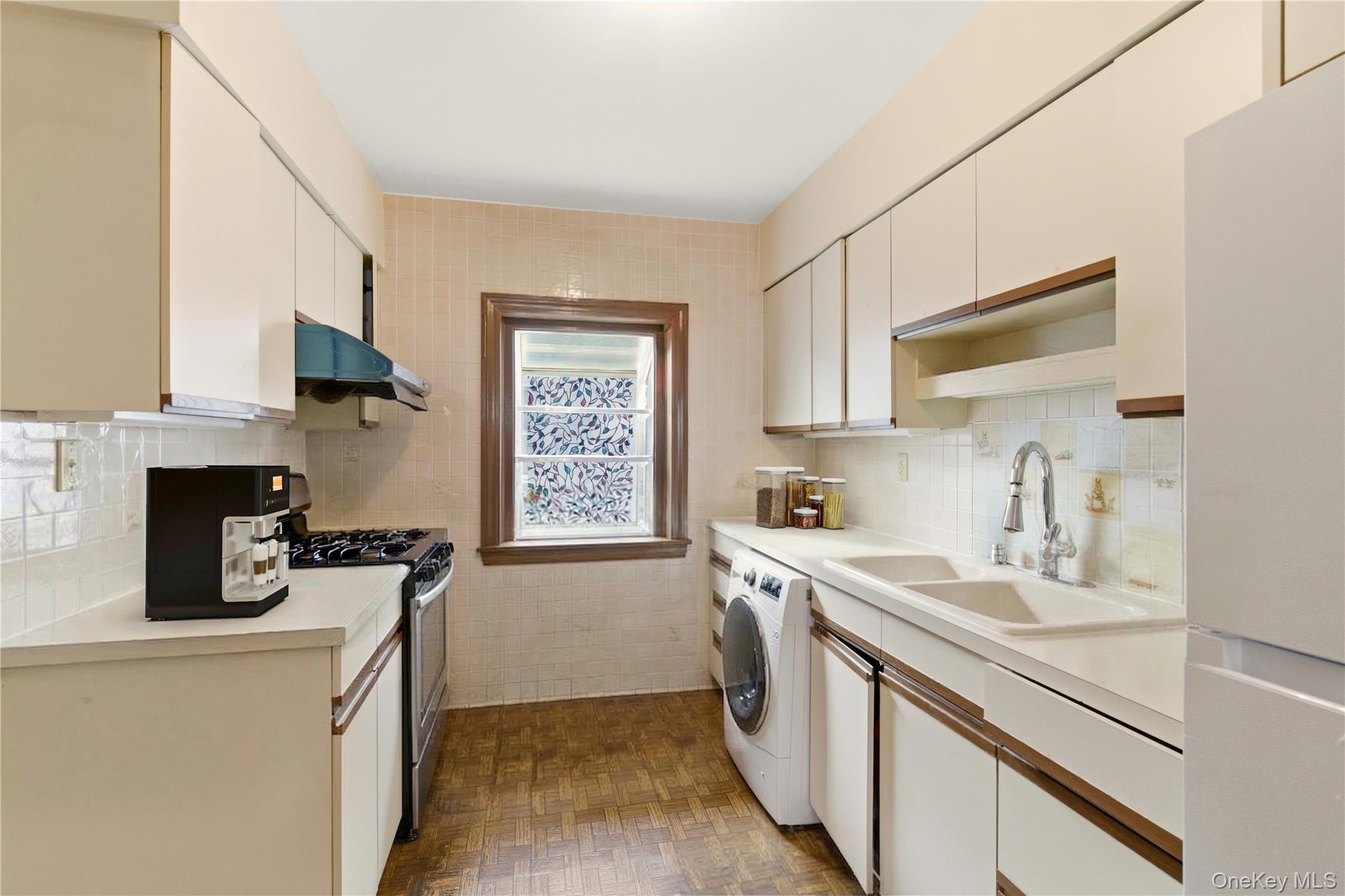 #4 photo, 56-20 217th Street, Bayside , NY 11364