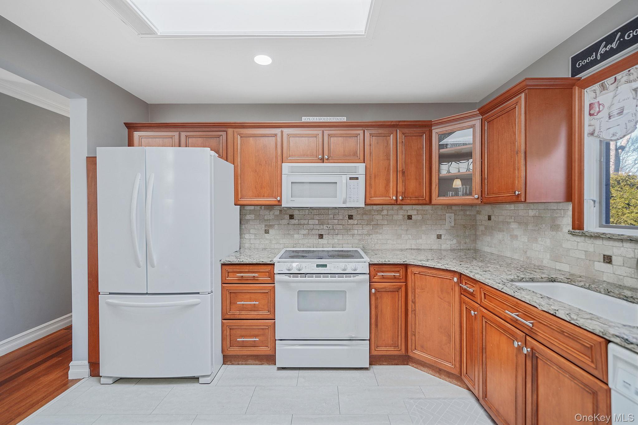 #9 photo, 47 2nd Street, Ronkonkoma , NY 11779