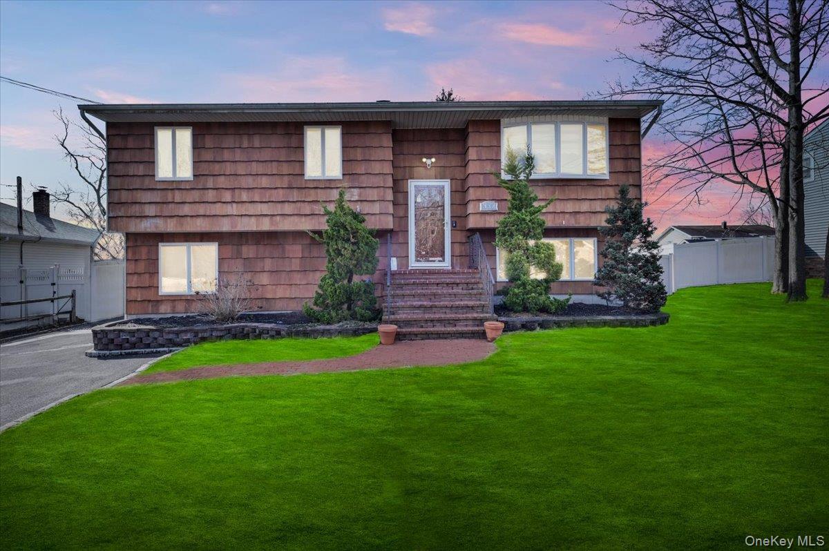 #1 photo, 332 Sea Cliff Street, 東長島 Islip Terrace , NY 11752