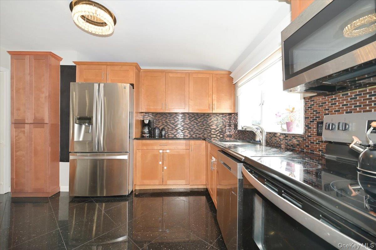 #12 photo, 332 Sea Cliff Street, 東長島 Islip Terrace , NY 11752