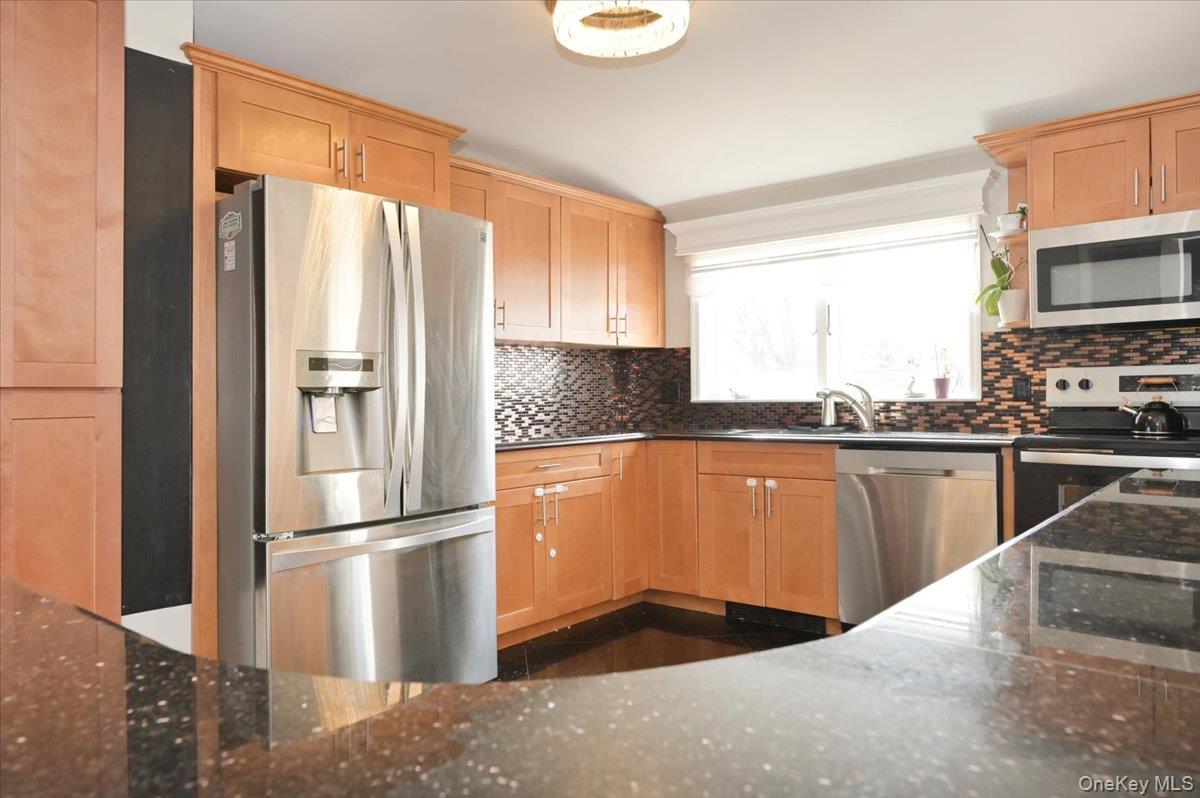 #13 photo, 332 Sea Cliff Street, 東長島 Islip Terrace , NY 11752