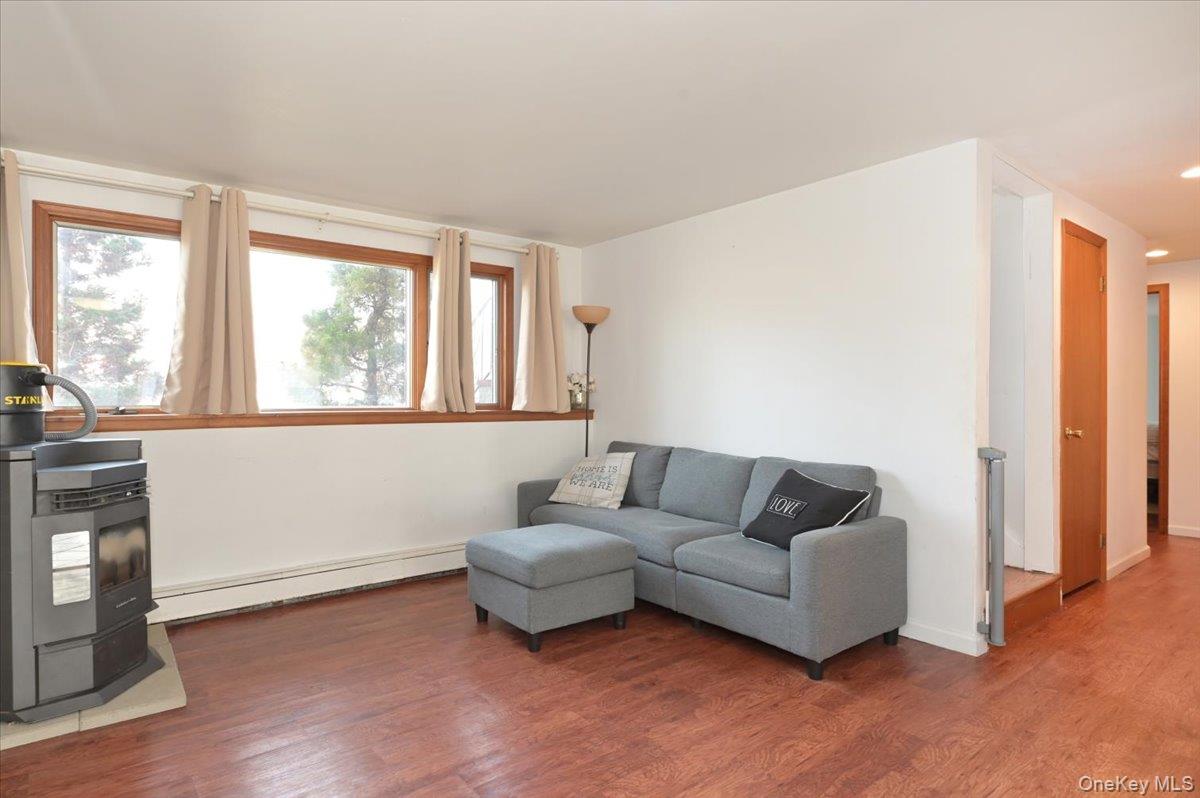 #18 photo, 332 Sea Cliff Street, 東長島 Islip Terrace , NY 11752