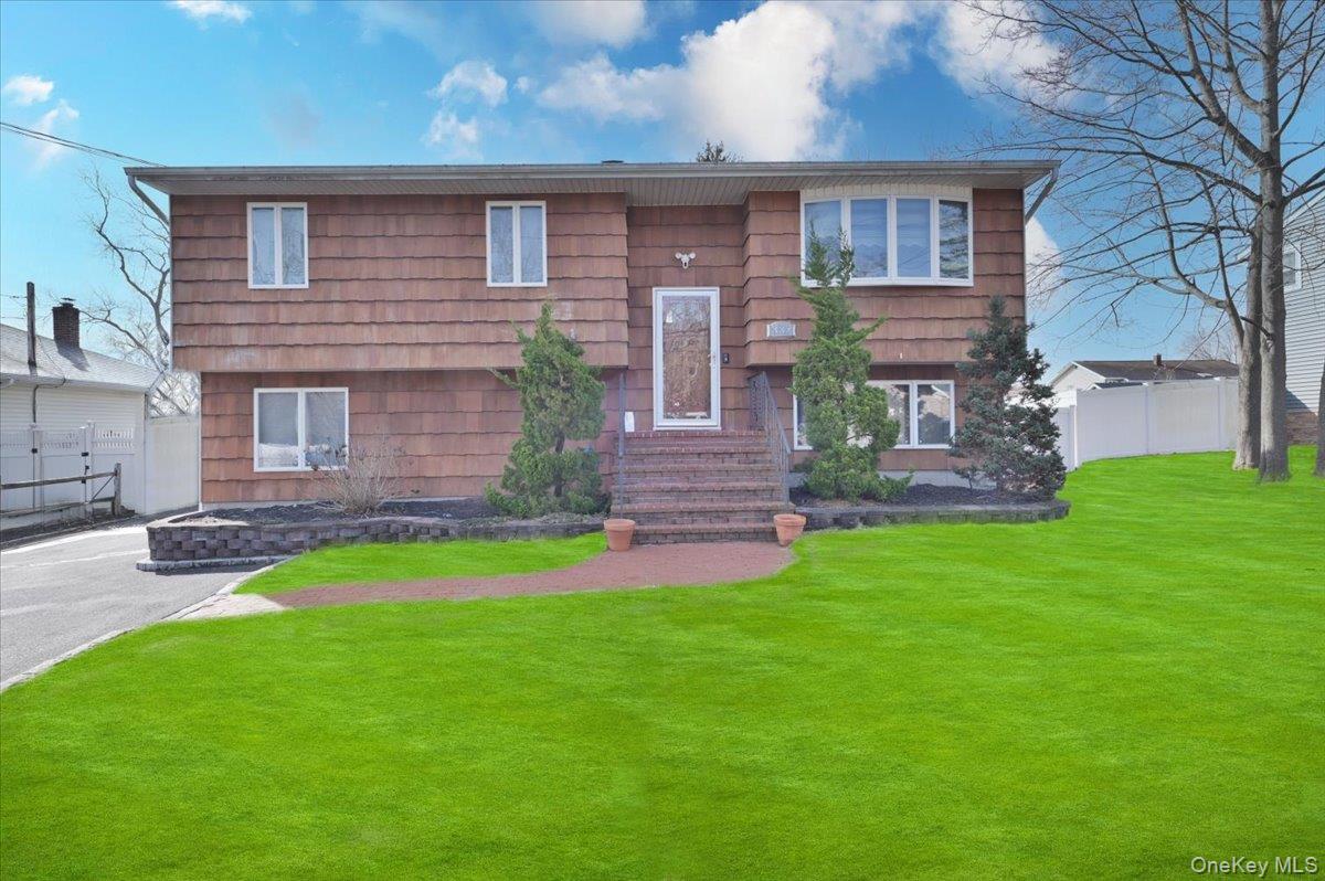 #2 photo, 332 Sea Cliff Street, 東長島 Islip Terrace , NY 11752