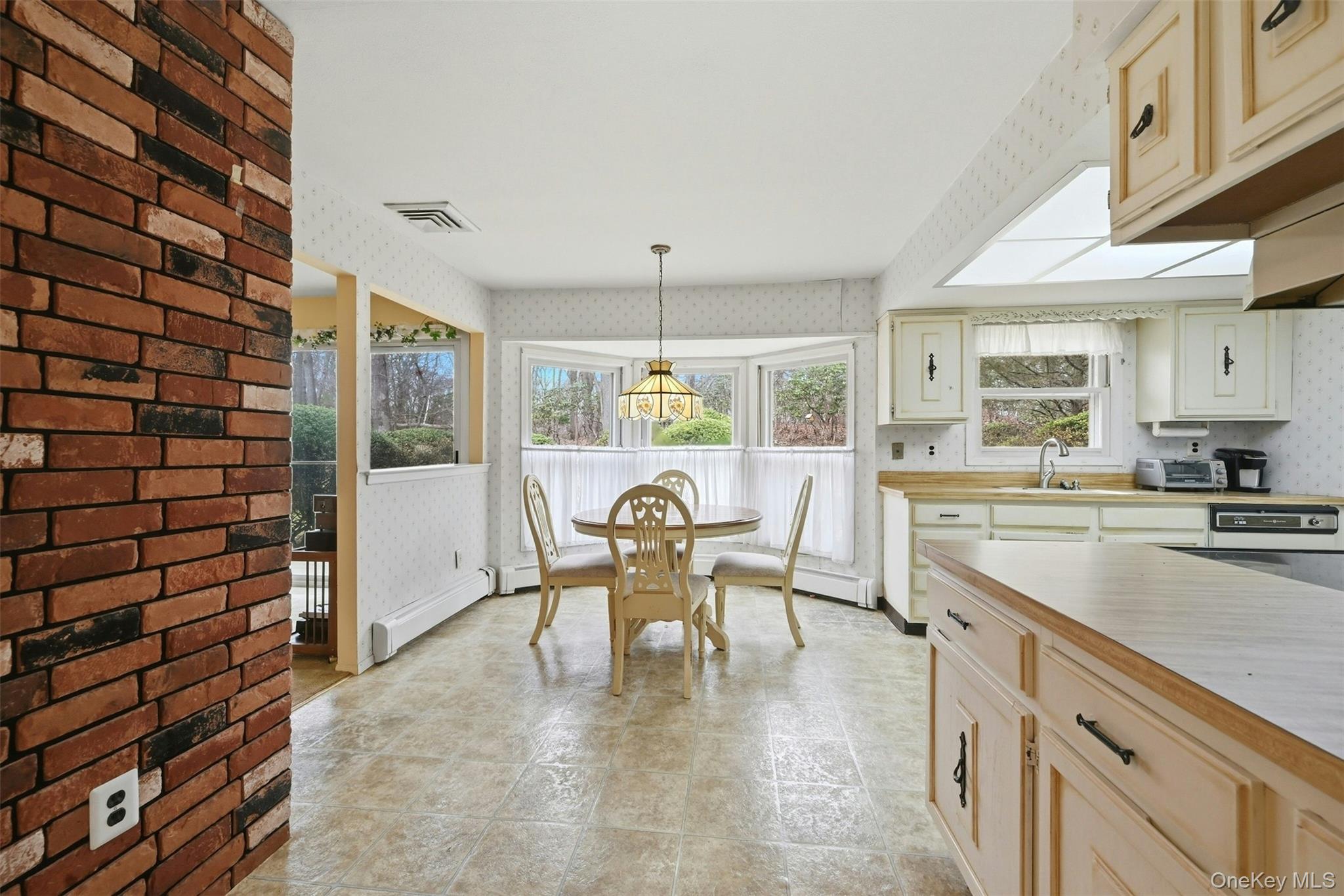 #10 photo, 705 Brewster Drive, 東長島 Port Jefferson , NY 11777