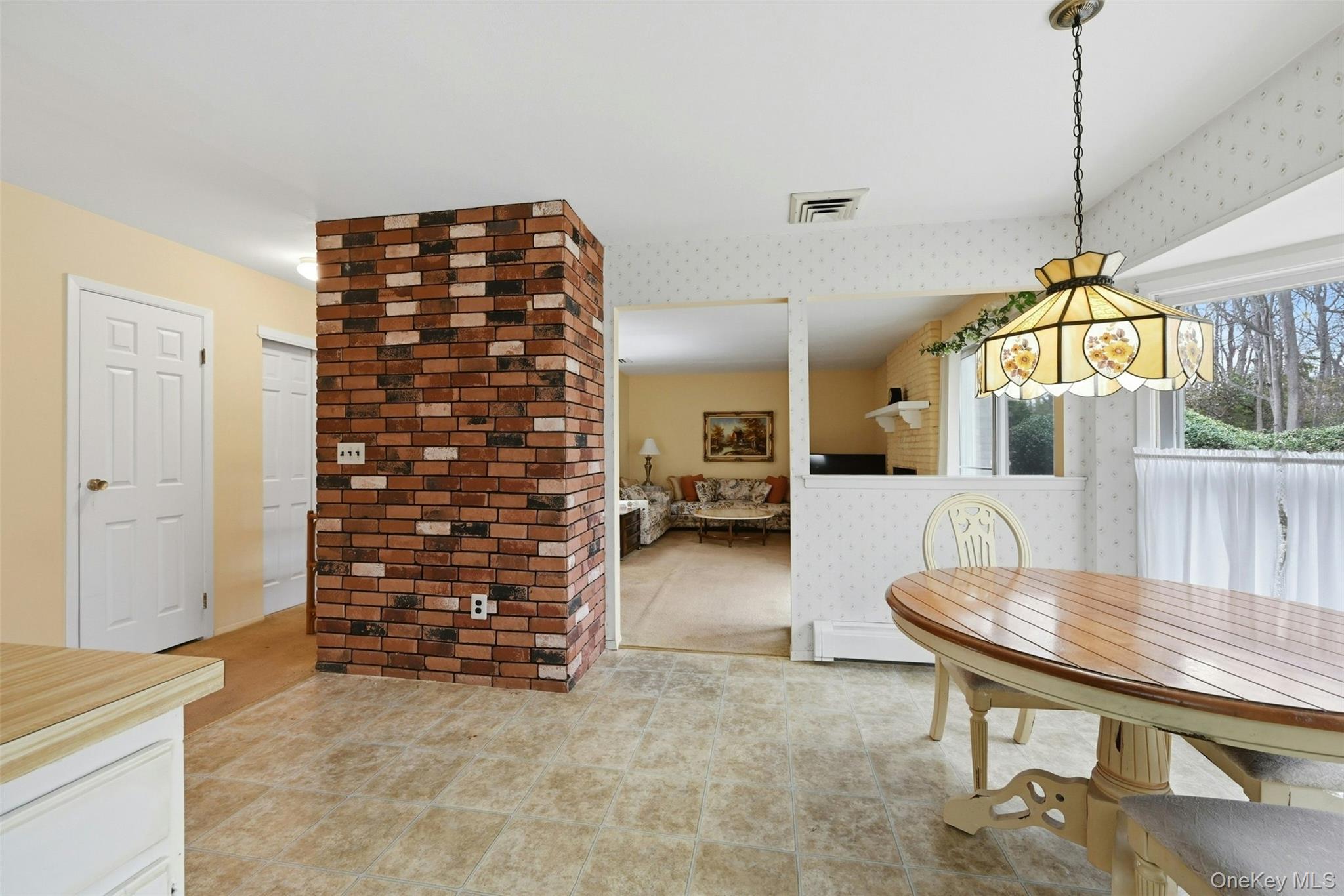 #11 photo, 705 Brewster Drive, 東長島 Port Jefferson , NY 11777