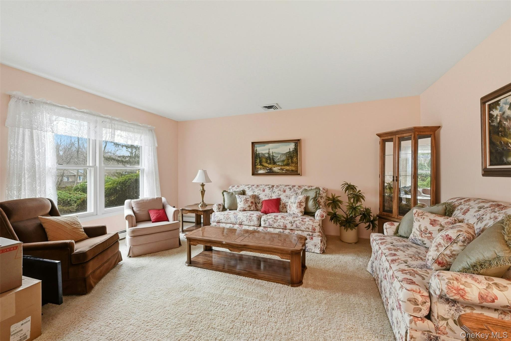 #4 photo, 705 Brewster Drive, 東長島 Port Jefferson , NY 11777