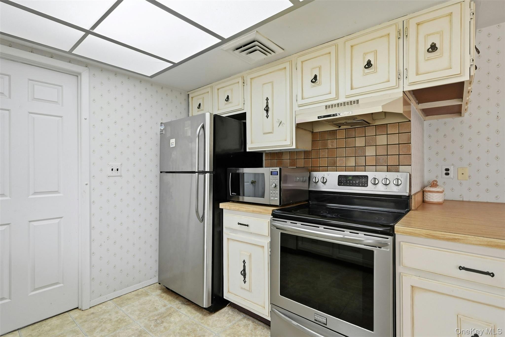 #8 photo, 705 Brewster Drive, 東長島 Port Jefferson , NY 11777