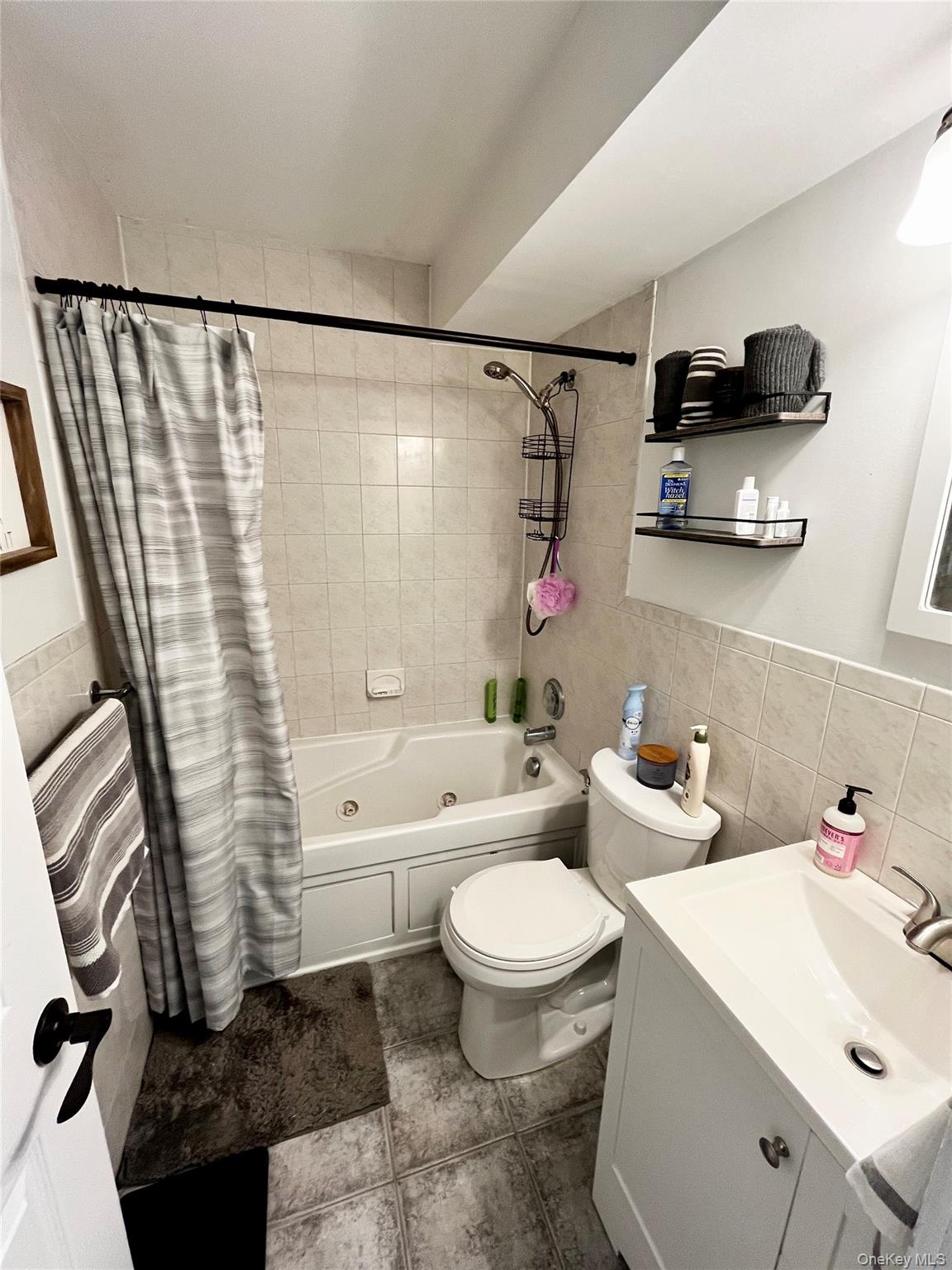 #14 photo, 1 Pine Court, Selden , NY 11784