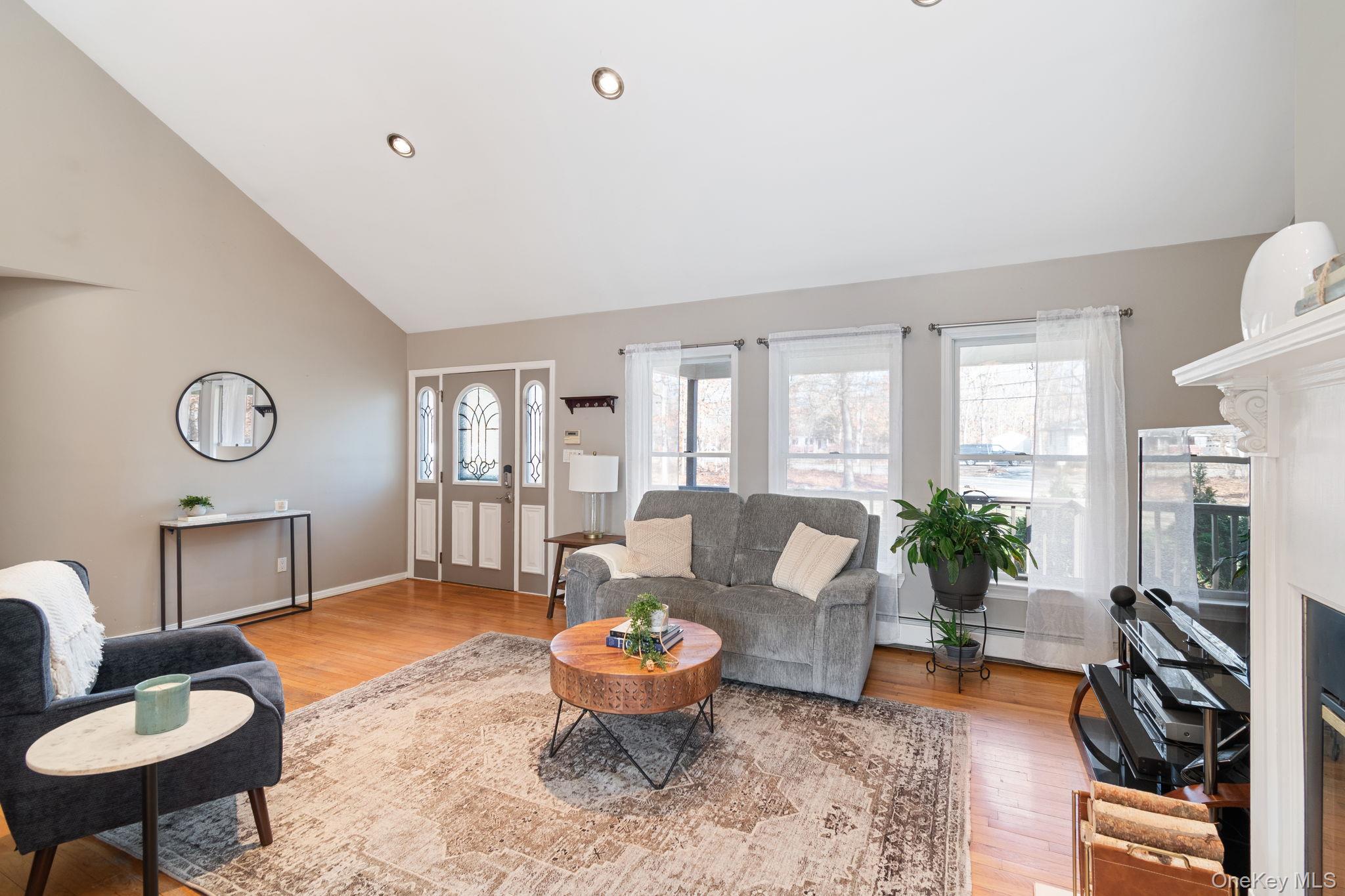 #5 photo, 142 Gerard Road, 東長島 Yaphank , NY 11980