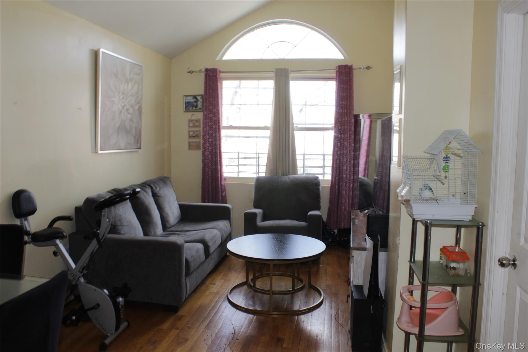 #4 photo, 992 Jennings Street, Bronx , NY 10460