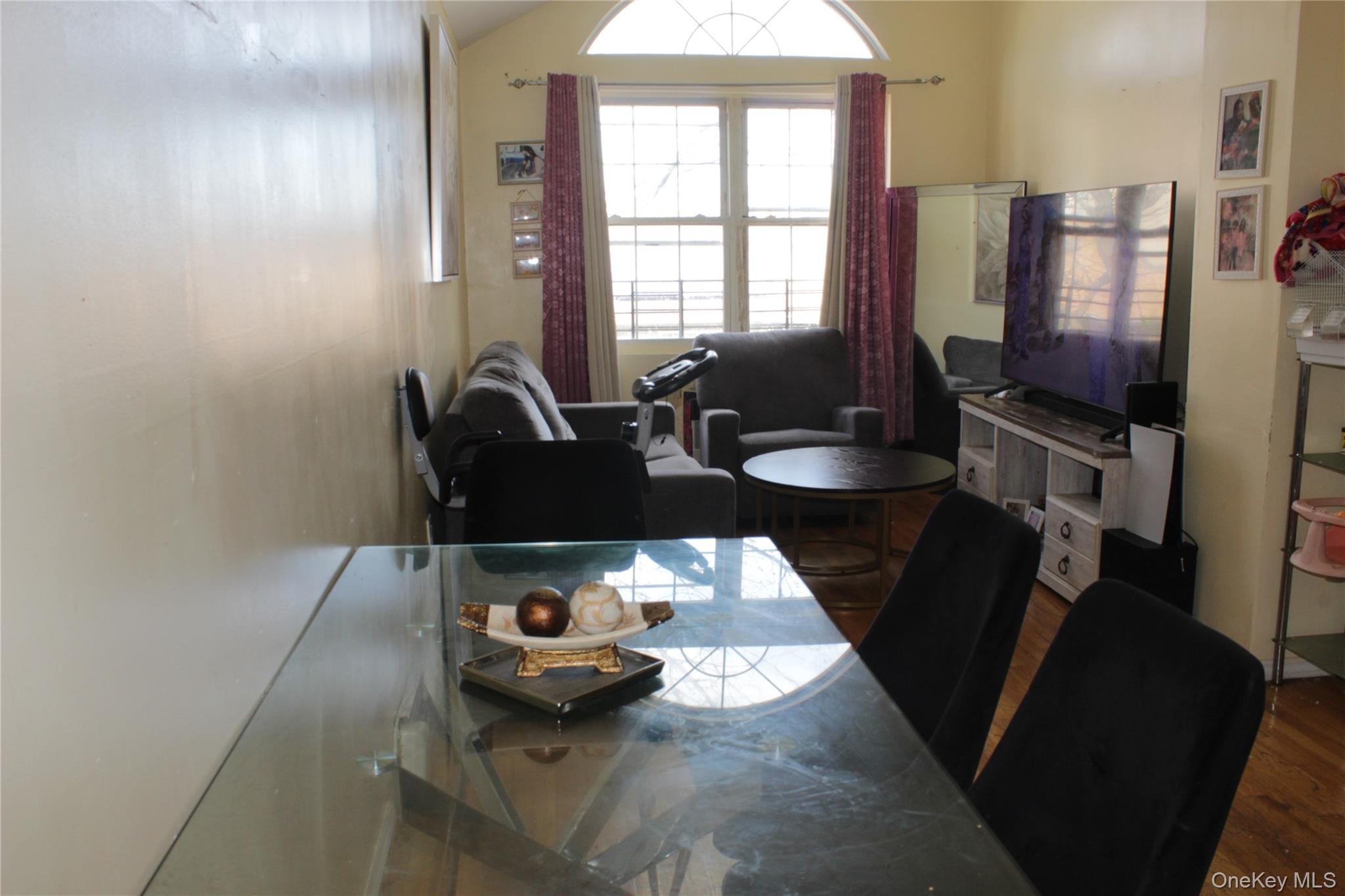 #5 photo, 992 Jennings Street, Bronx , NY 10460