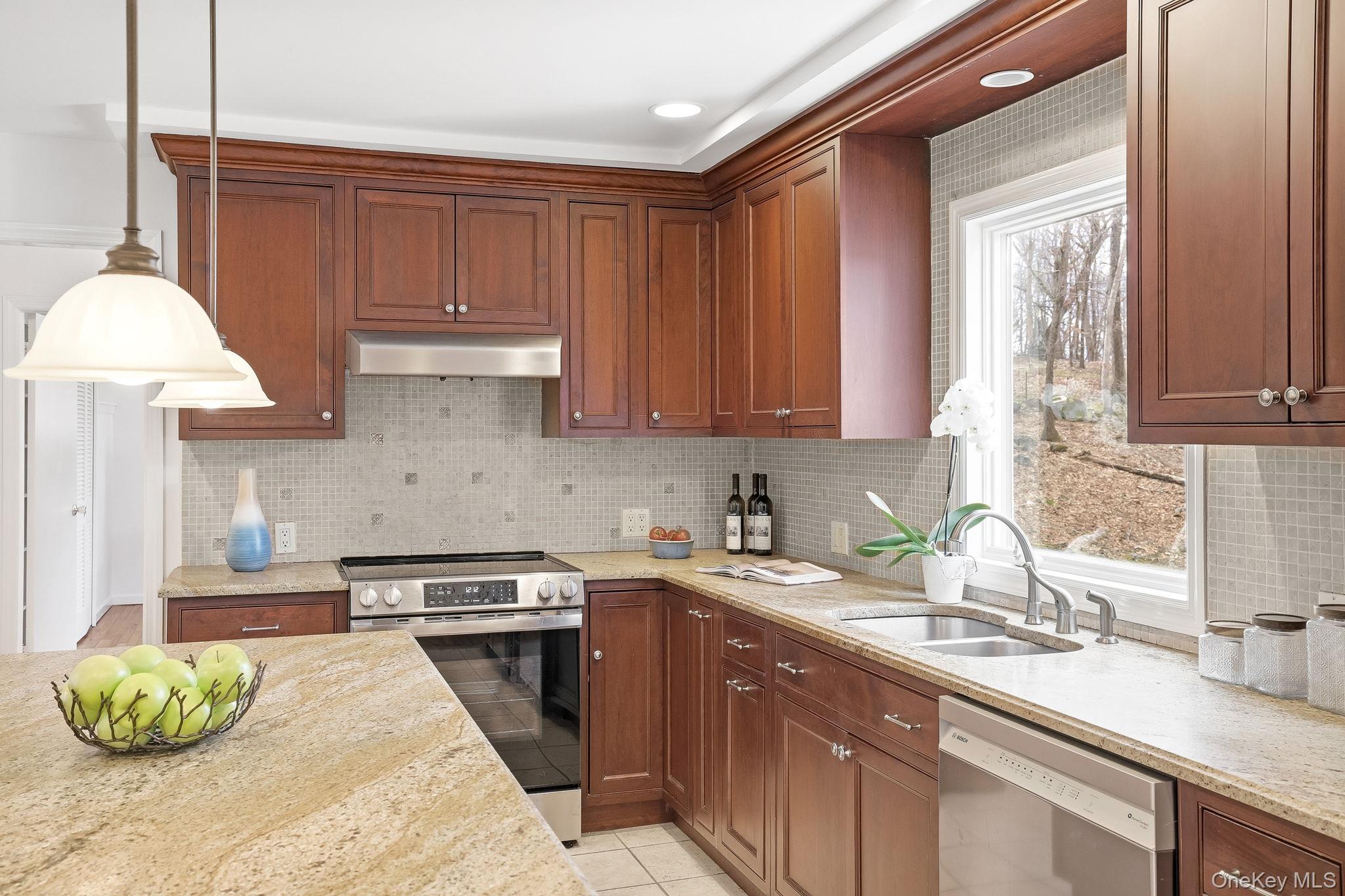 #6 photo, 56 Cross Ridge Road, Chappaqua , NY 10514