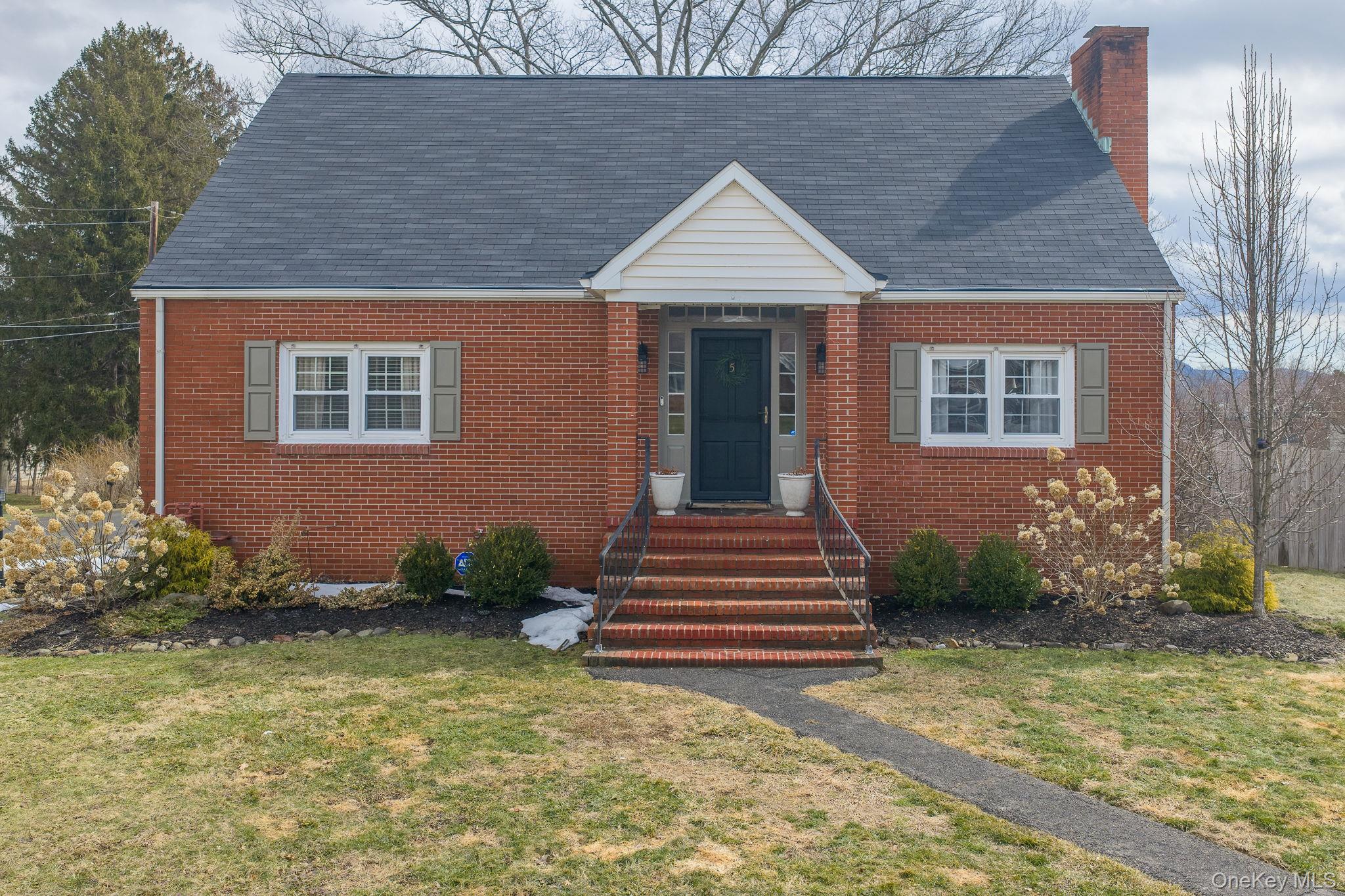 #1 photo, 5 Sunrise Terrace, New Windsor , NY 12553