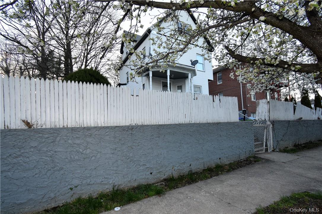 #2 photo, 10 Pratt Avenue, Mount Vernon , NY 10550