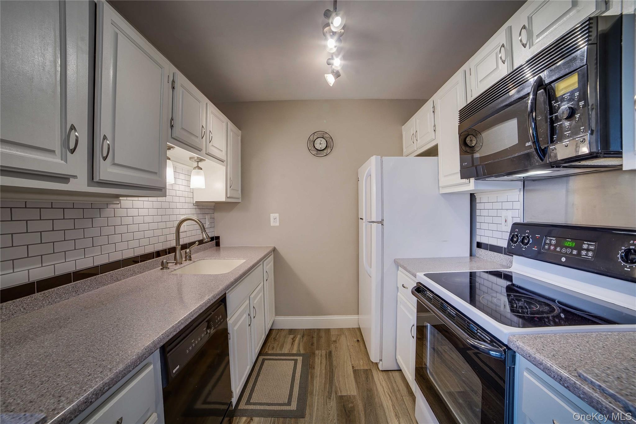 #18 photo, 55 N Broadway, White Plains , NY 10601