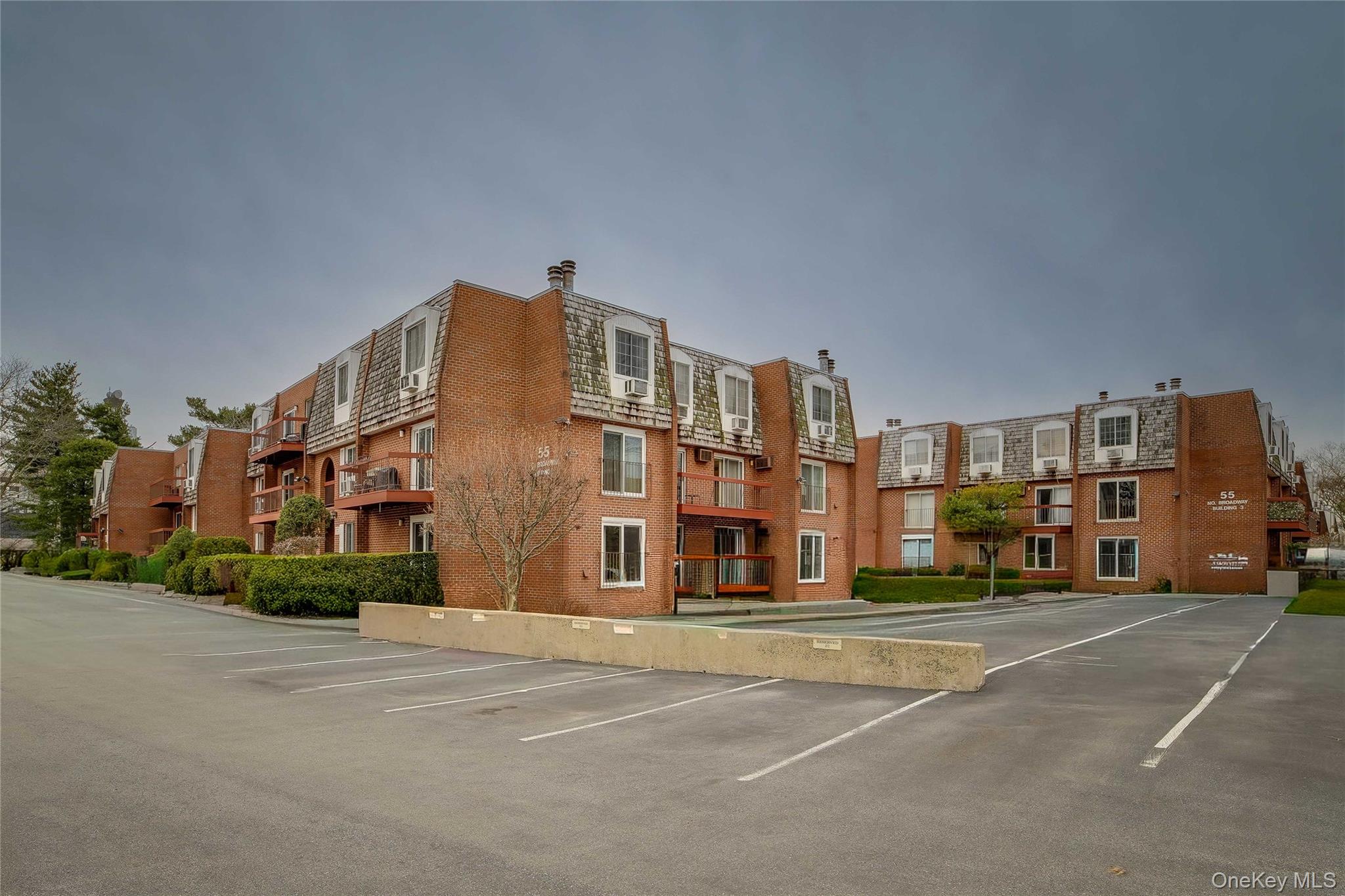 #4 photo, 55 N Broadway, White Plains , NY 10601