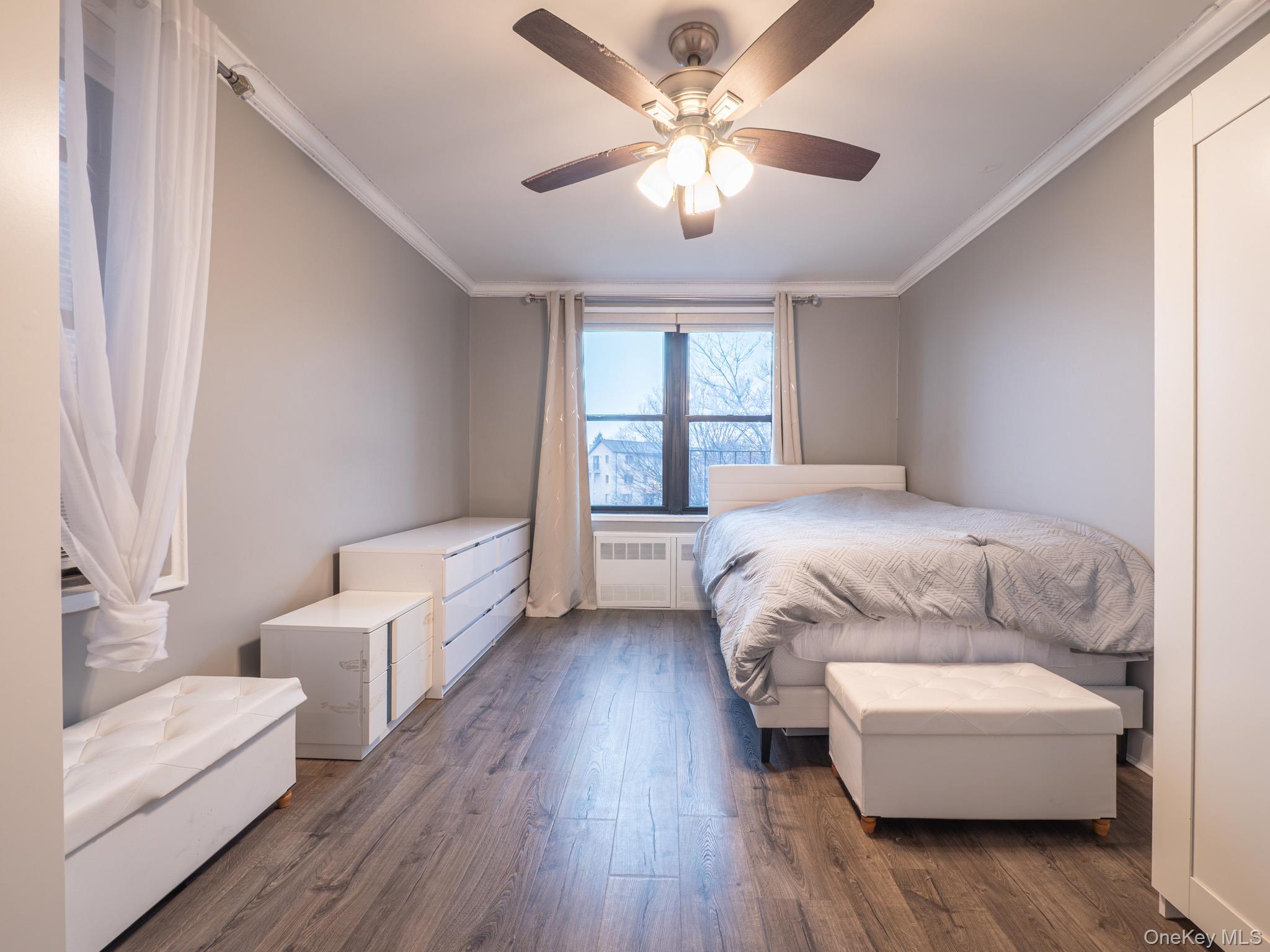 #14 photo, 15010 71st Avenue, קווינס Kew Garden Hills , NY 11367