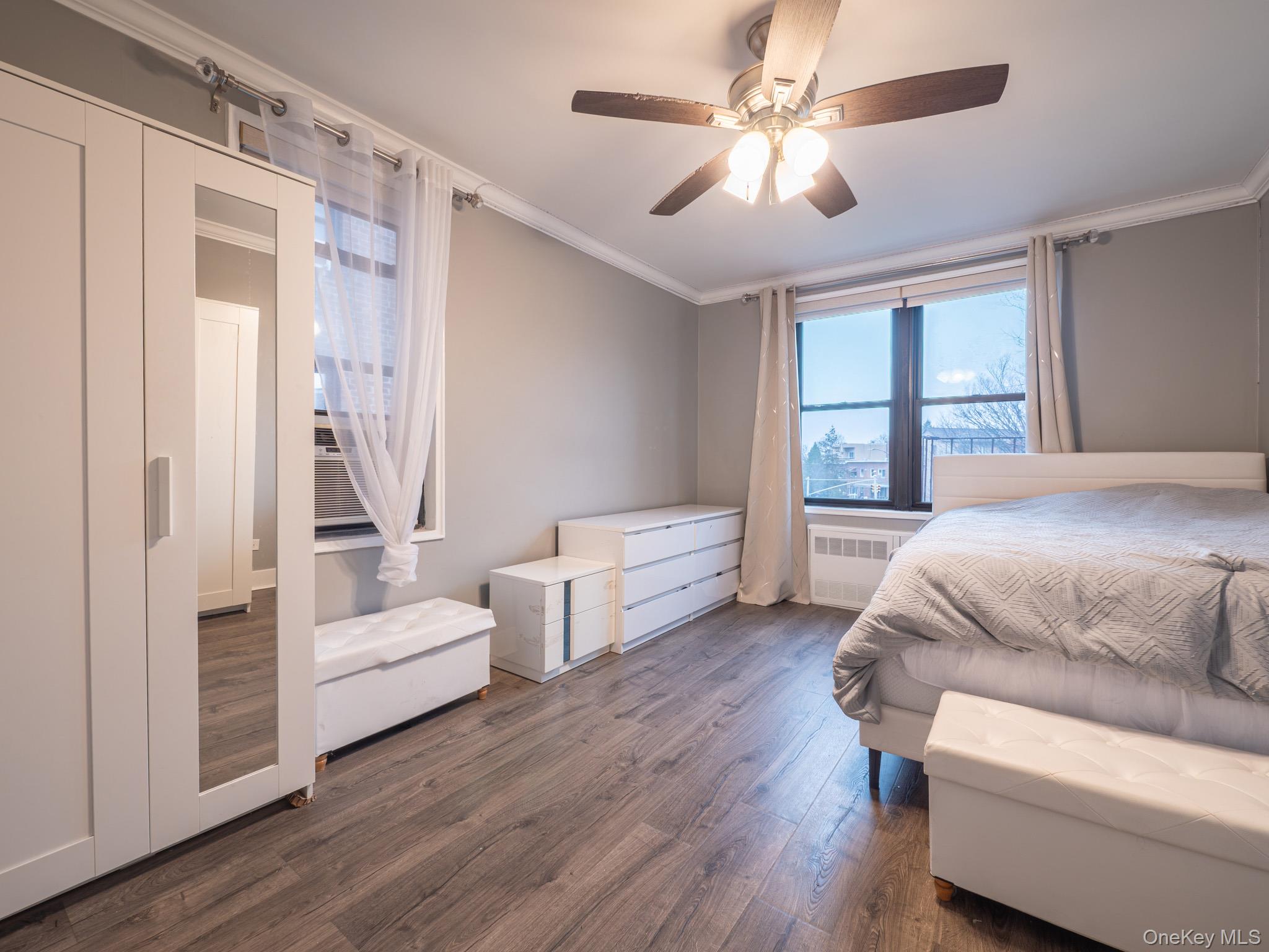 #15 photo, 15010 71st Avenue, קווינס Kew Garden Hills , NY 11367