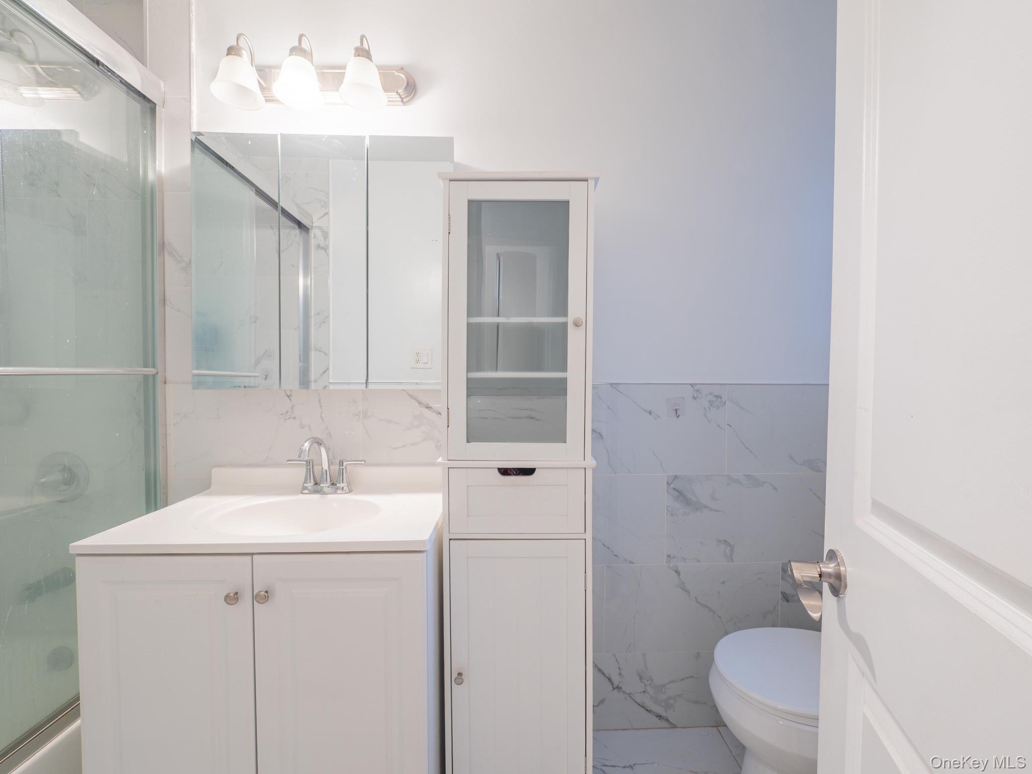 #19 photo, 15010 71st Avenue, קווינס Kew Garden Hills , NY 11367