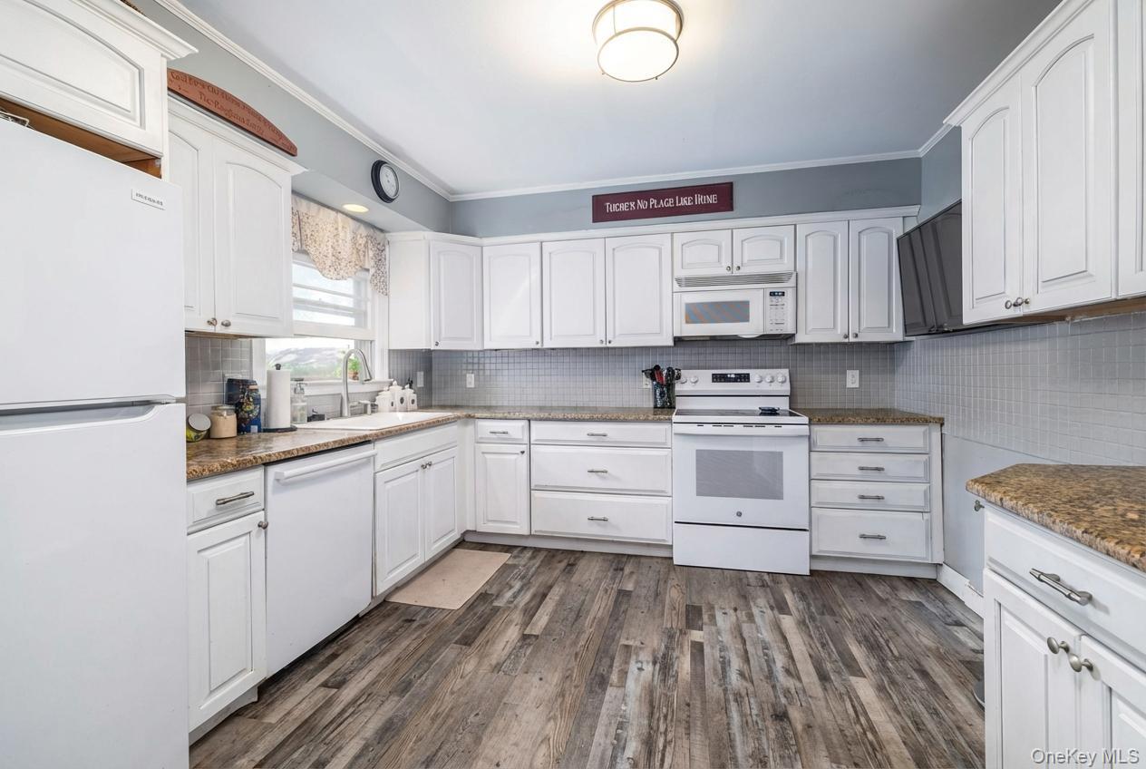 #9 photo, 1 Hillcrest Place, 롱 아일랜드 Locust Valley , NY 11560