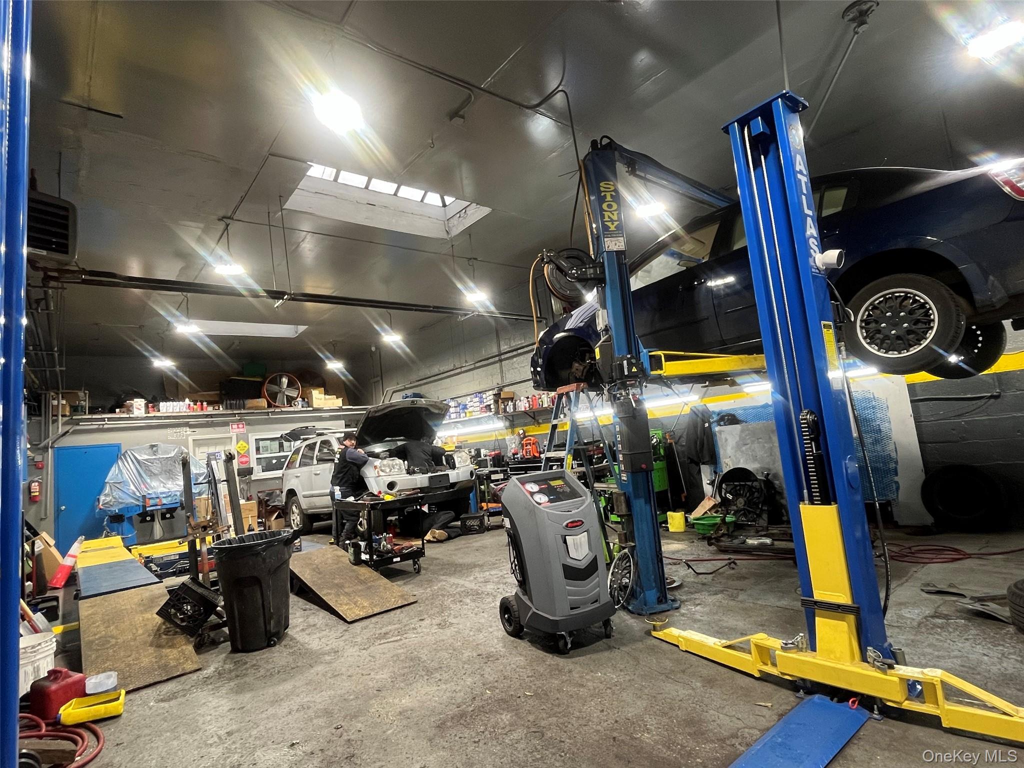 #10 photo, 126-06 15 Avenue, קווינס College Point , NY 11356