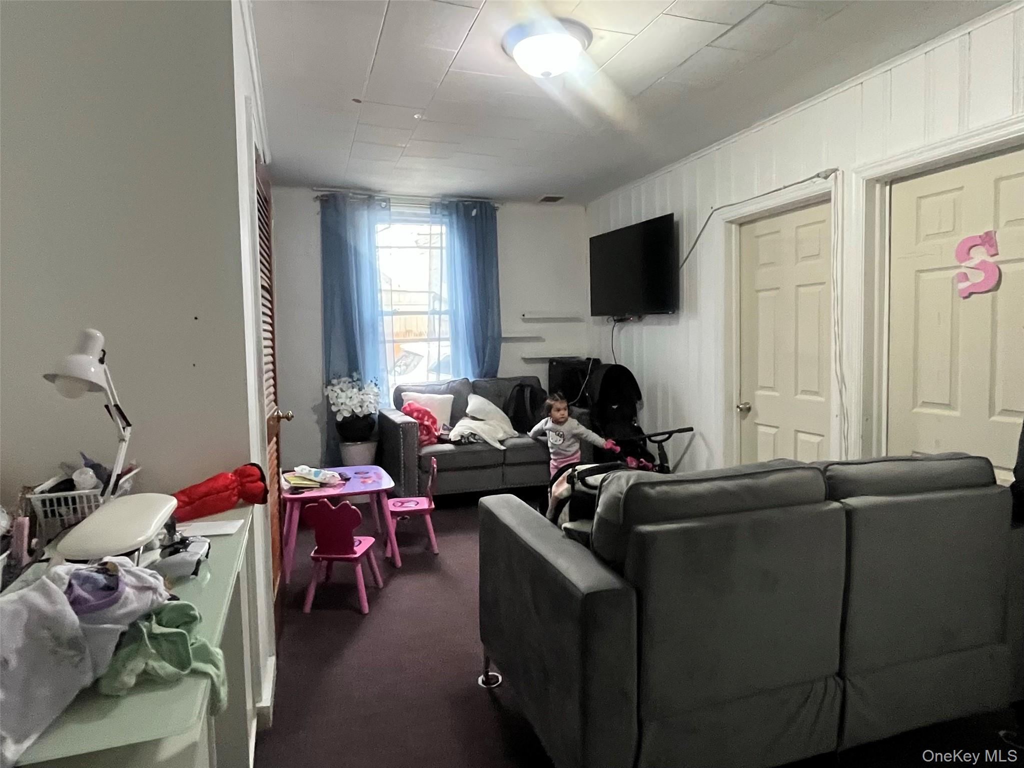 #4 photo, 126-06 15 Avenue, קווינס College Point , NY 11356