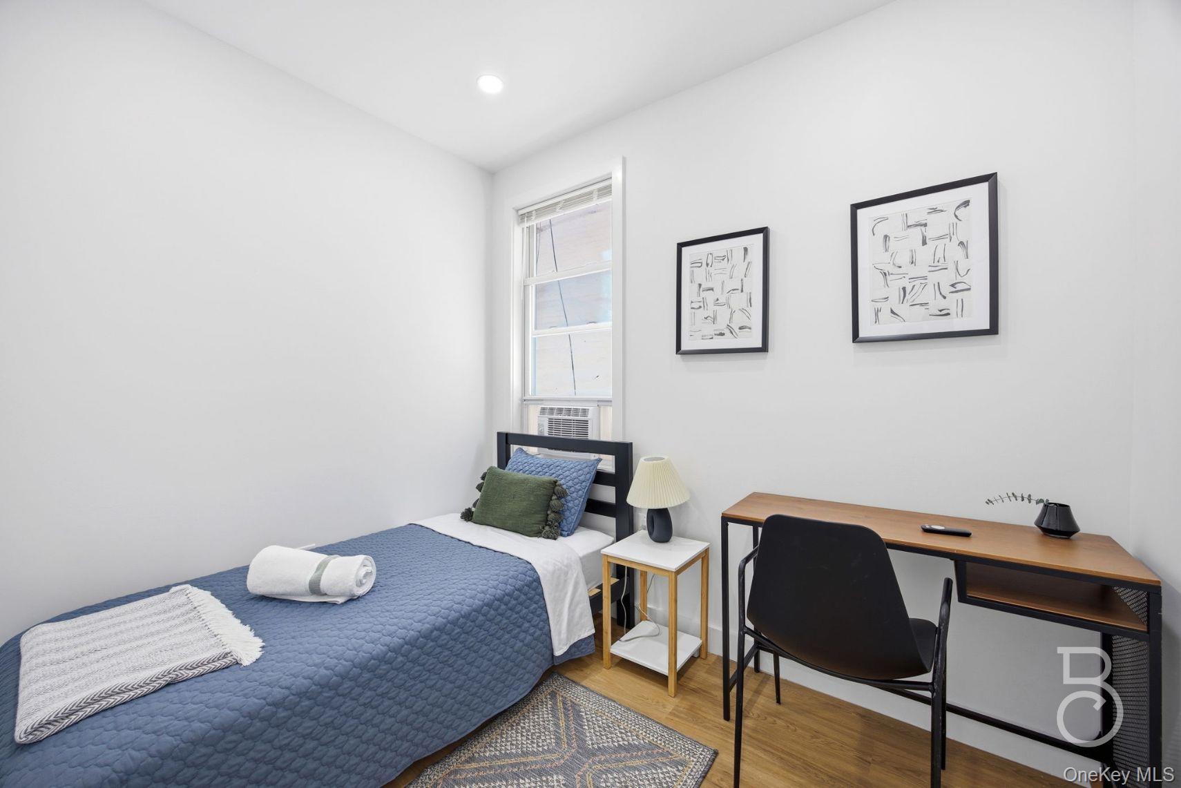 #12 photo, 25-49 42nd Street, 皇后區 Astoria , NY 11103
