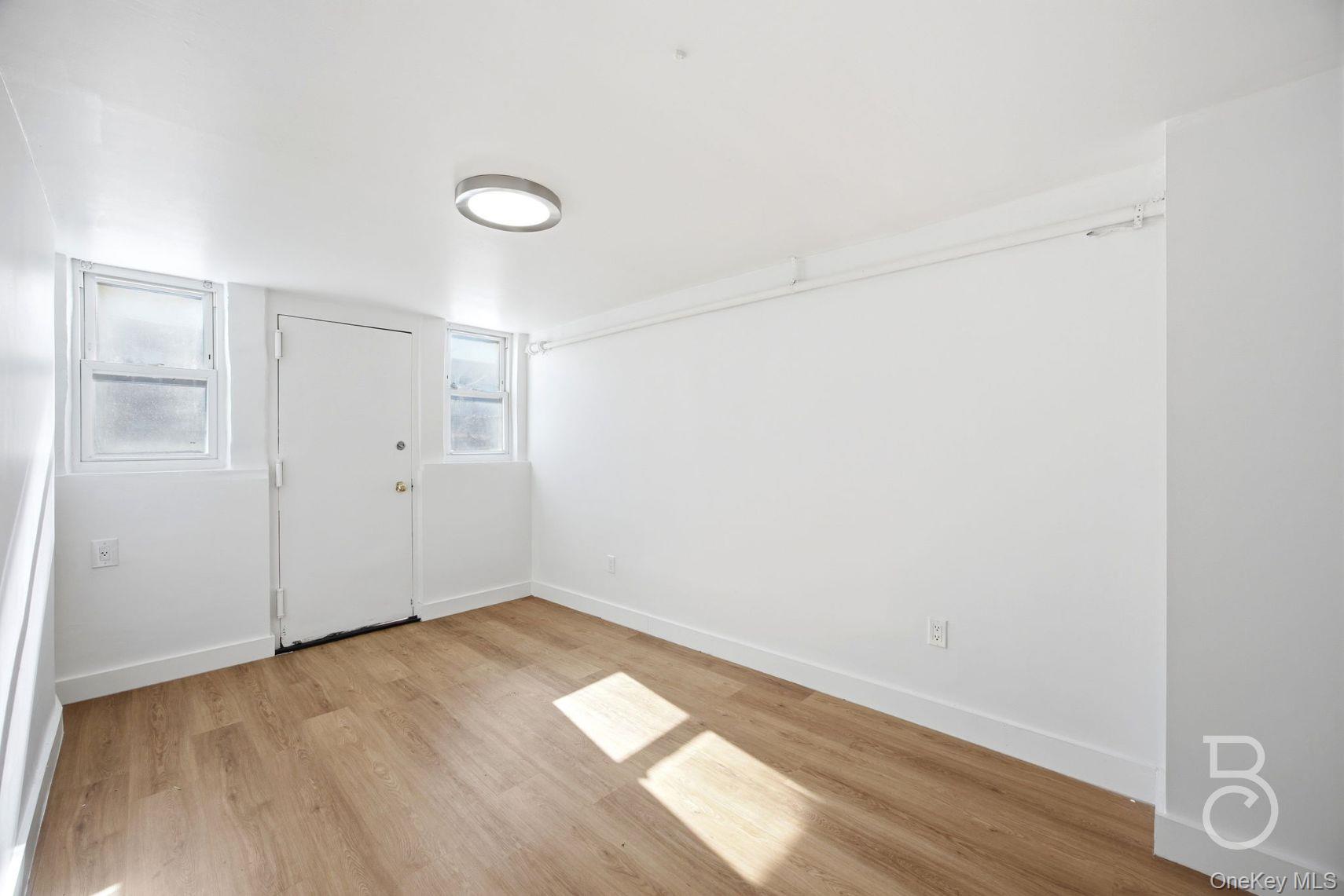 #15 photo, 25-49 42nd Street, 皇后區 Astoria , NY 11103