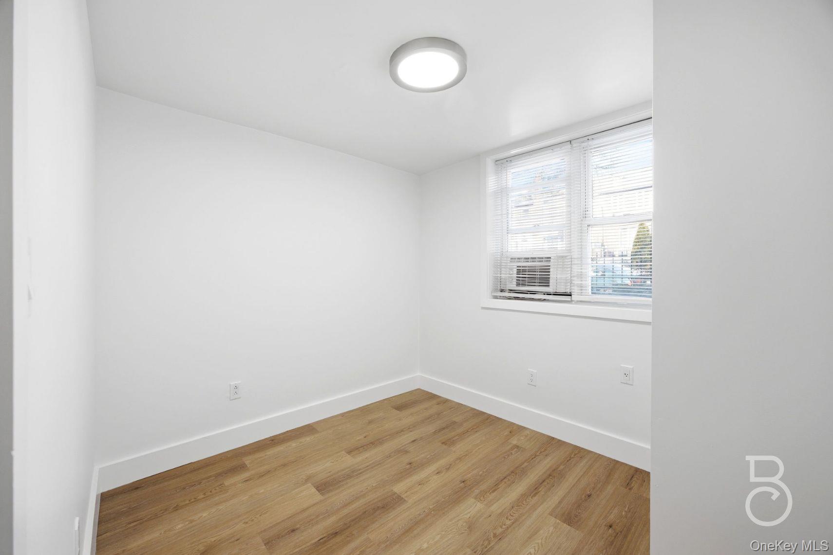 #17 photo, 25-49 42nd Street, 皇后區 Astoria , NY 11103