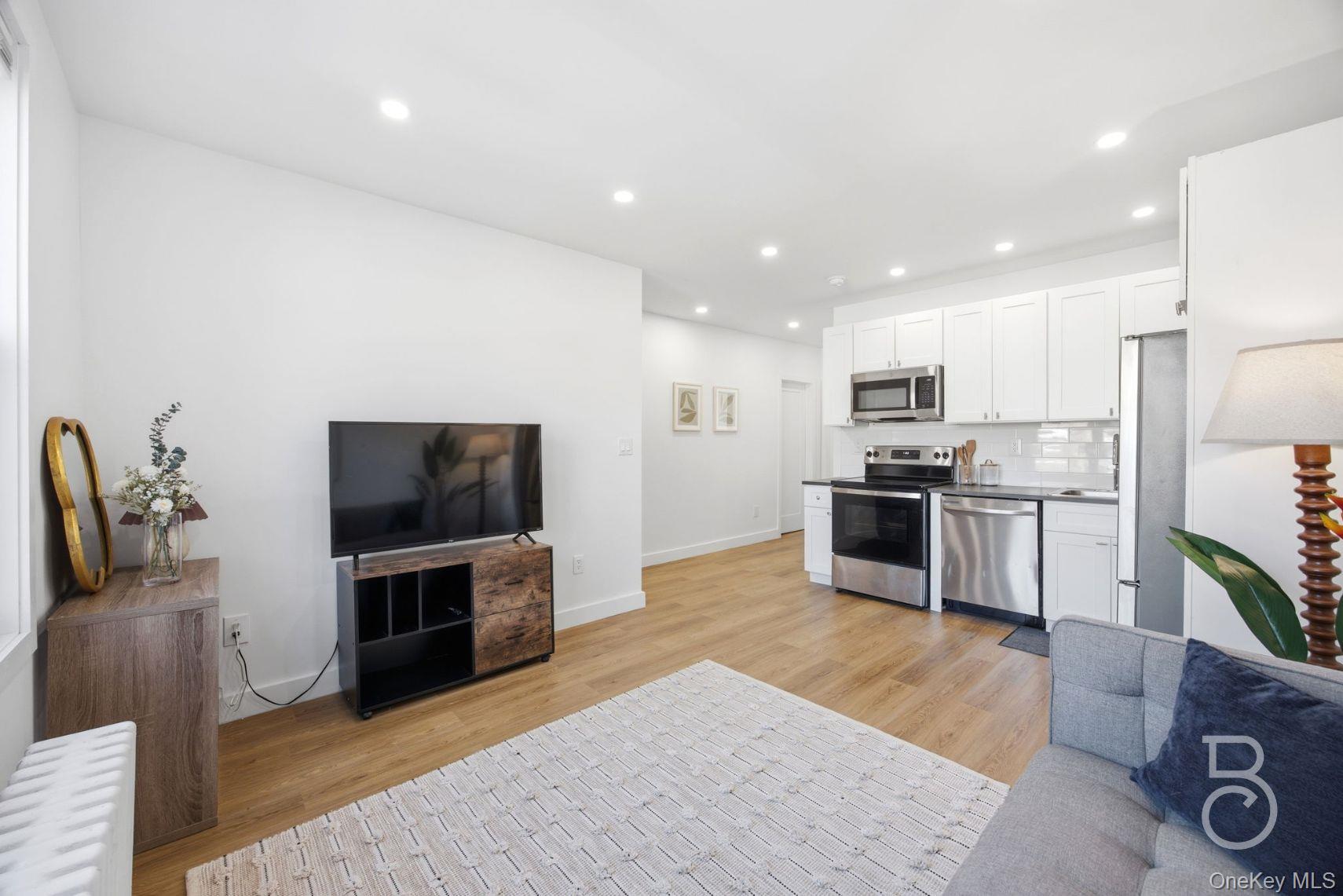#5 photo, 25-49 42nd Street, 皇后區 Astoria , NY 11103
