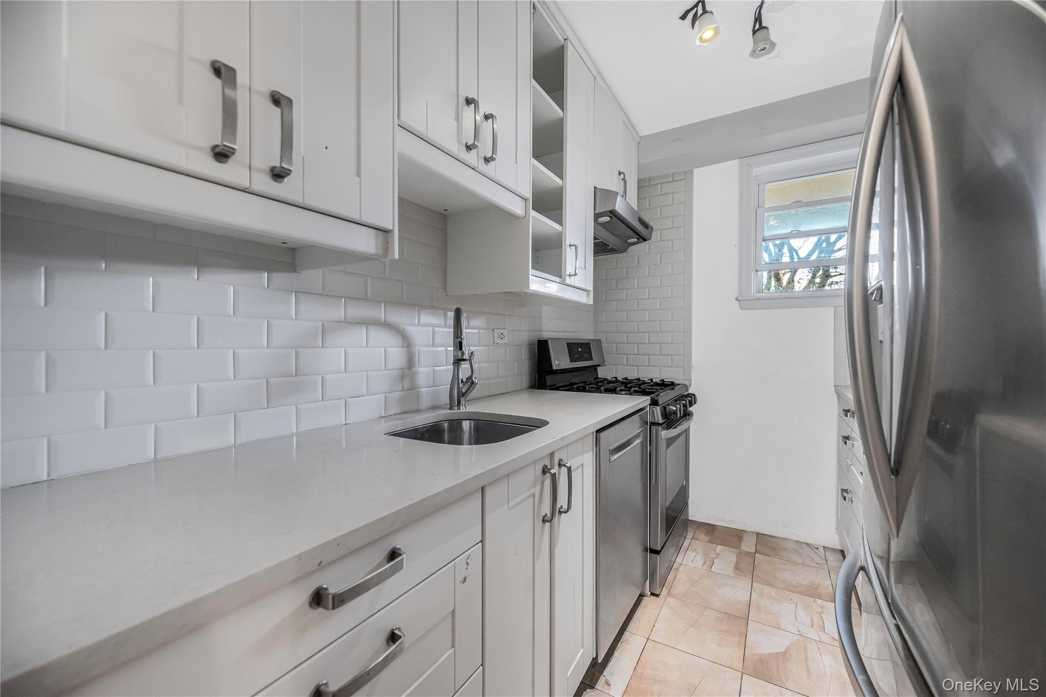 #10 photo, 5700 Arlington Avenue, הברונקס Bronx , NY 10471