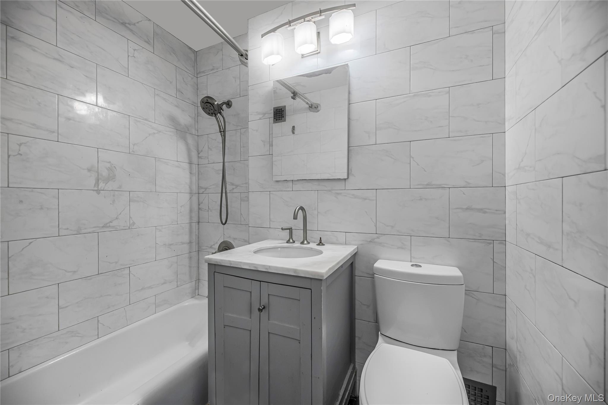 #16 photo, 5700 Arlington Avenue, הברונקס Bronx , NY 10471