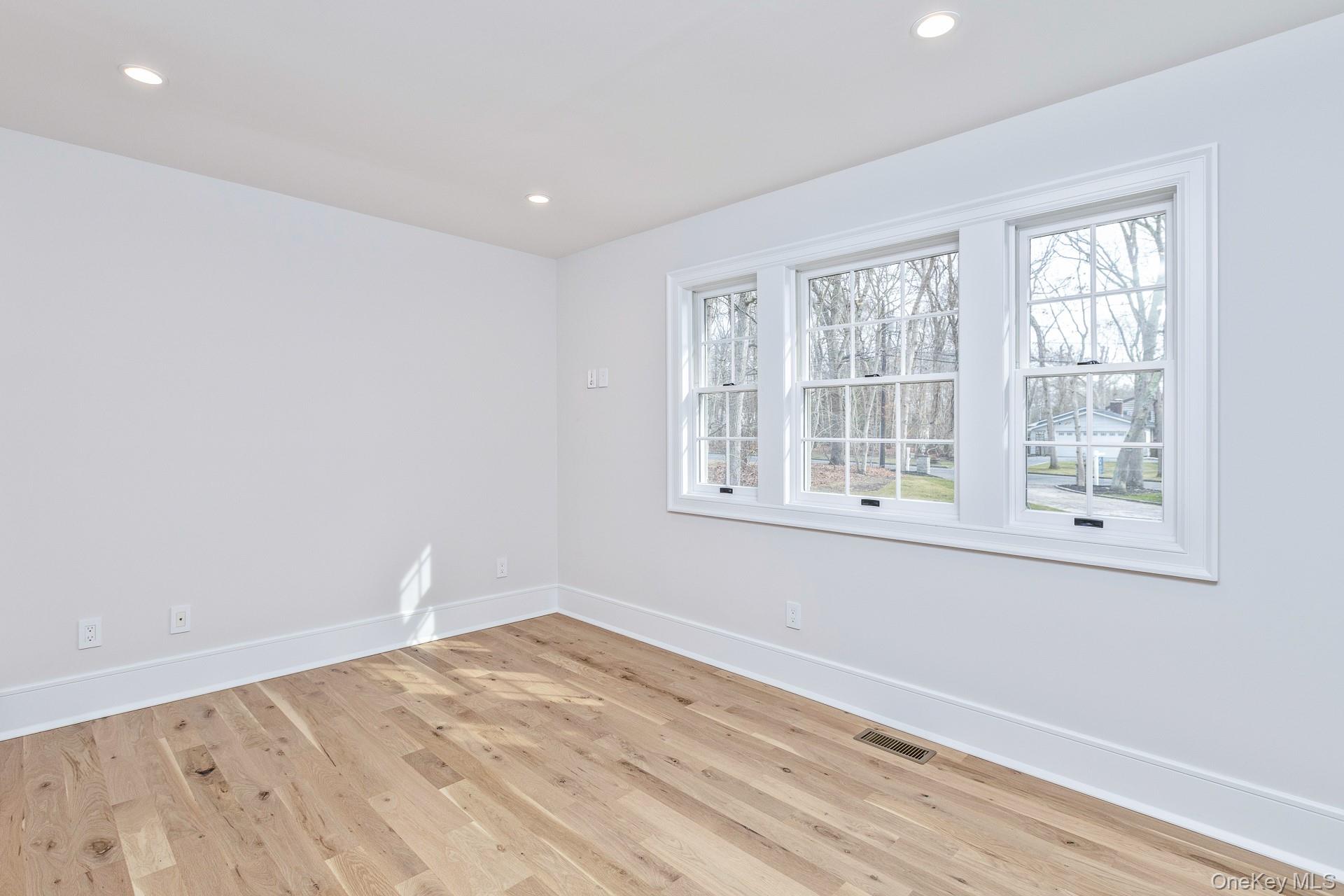 #14 photo, 31 Windwood Court, Westhampton , NY 11977